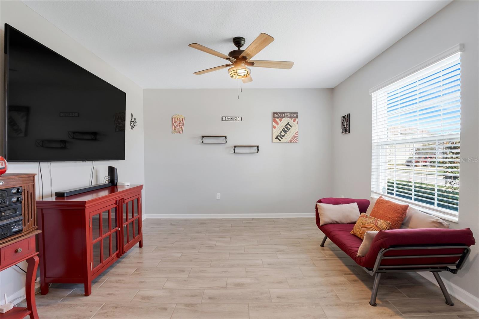 136 WHITE HORSE WAY, GROVELAND, FL, 34736