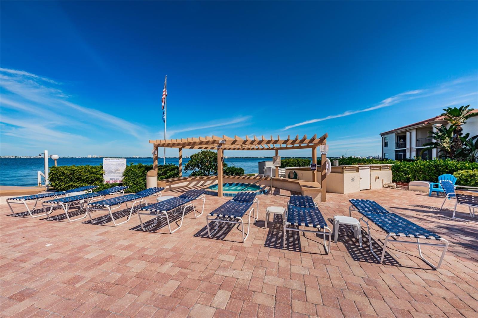 6051 SUN BLVD #305, ST PETERSBURG, FL, 33715