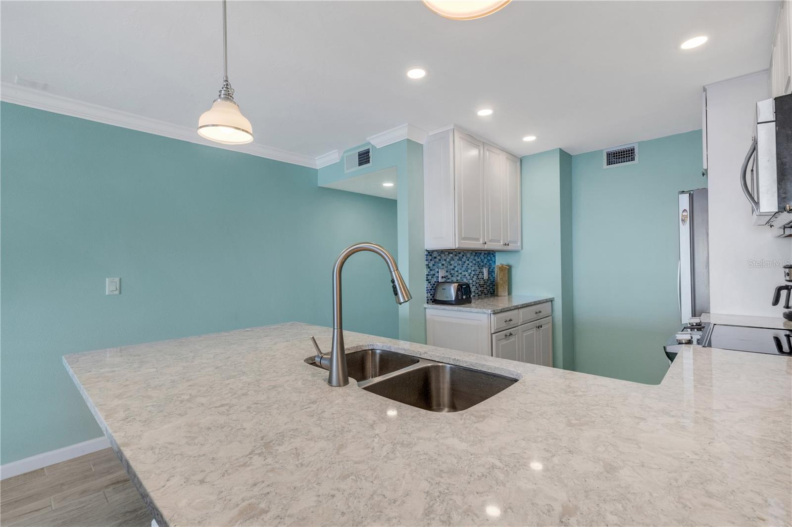 5201 GULF OF MEXICO DR #103, LONGBOAT KEY, FL, 34228