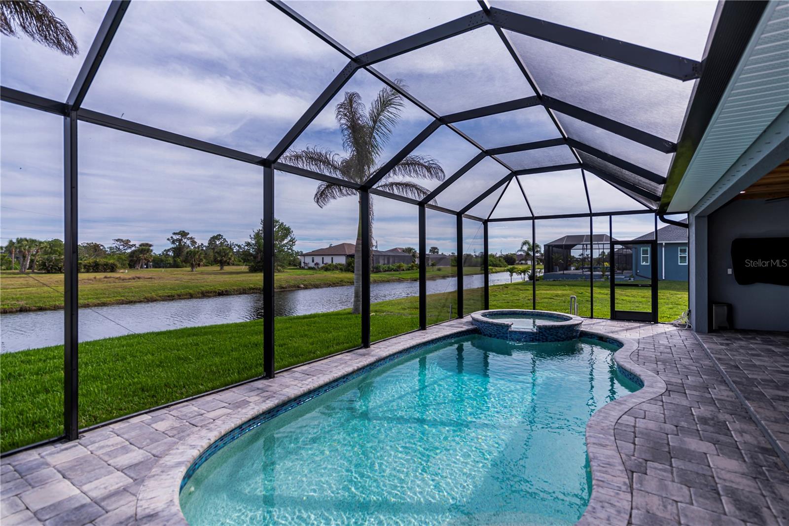 180 W PINE VALLEY LN, ROTONDA WEST, FL, 33947