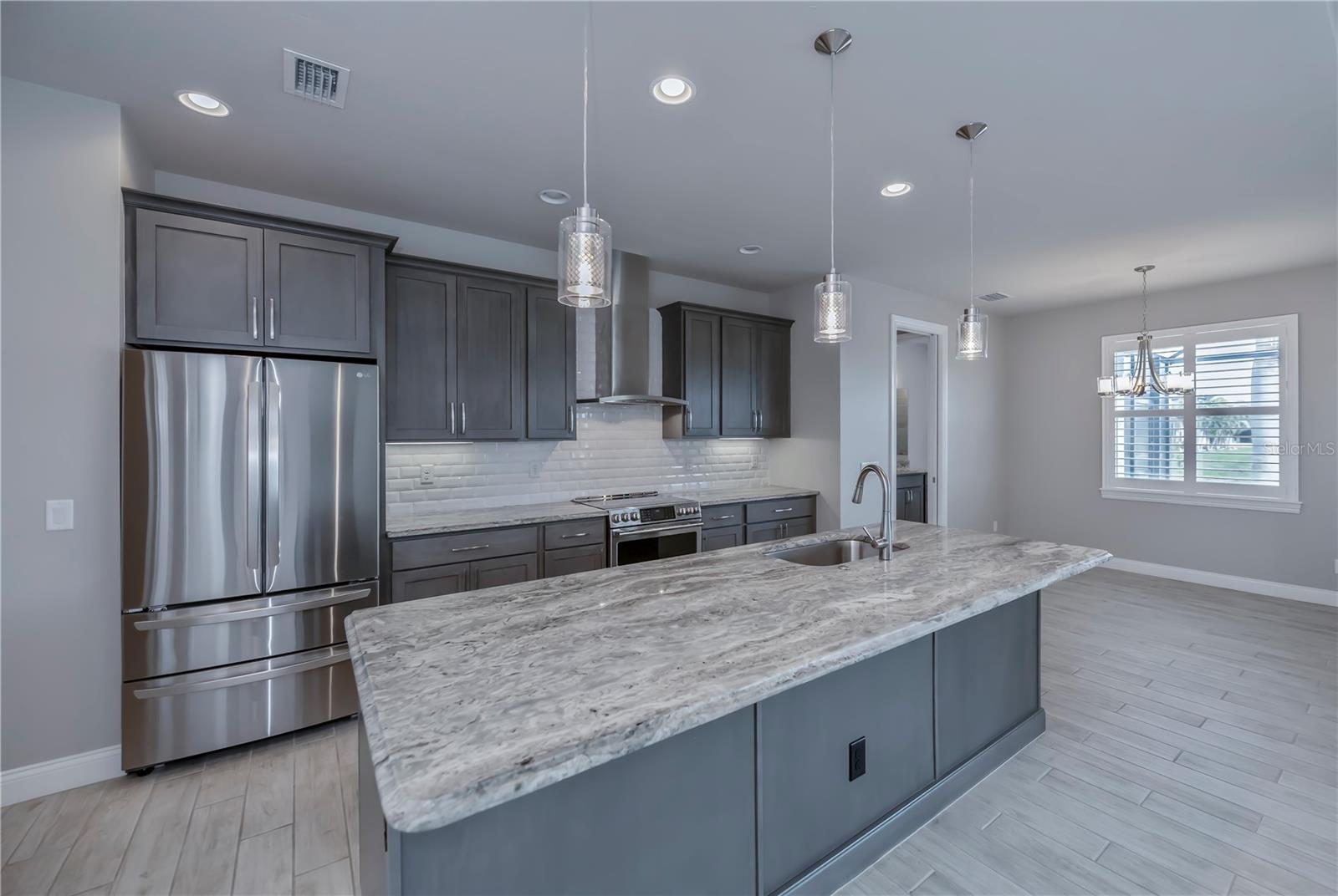 180 W PINE VALLEY LN, ROTONDA WEST, FL, 33947