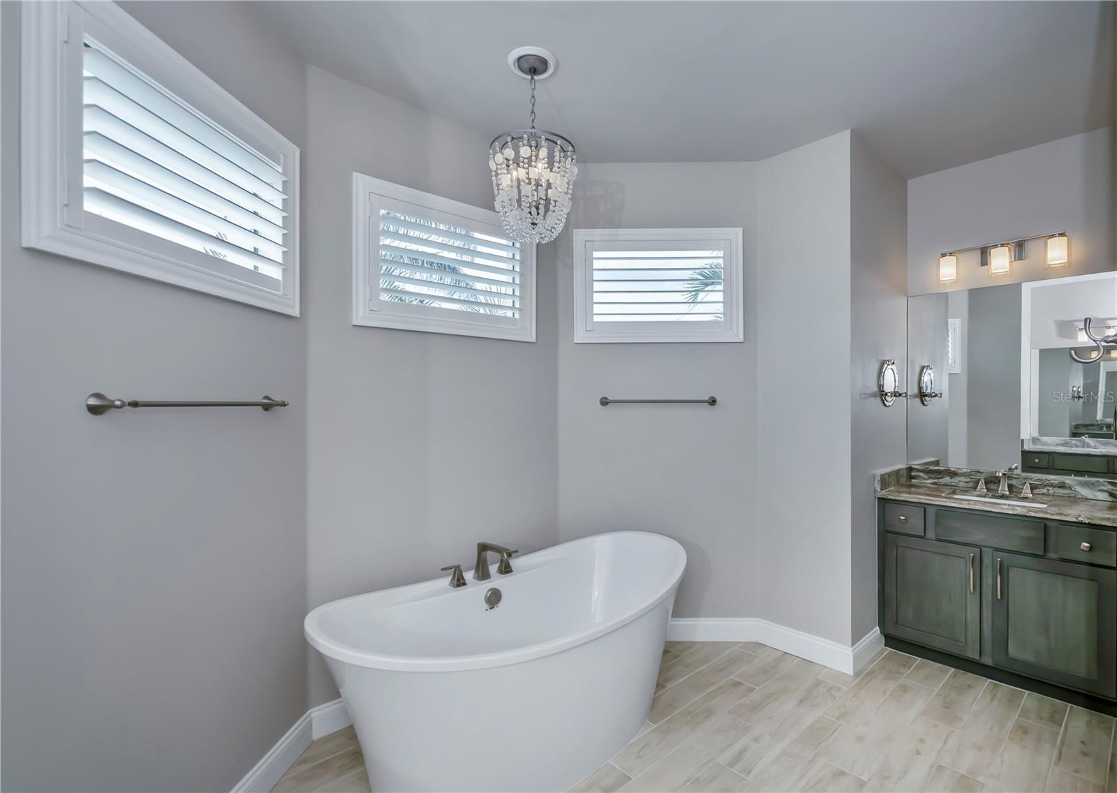 180 W PINE VALLEY LN, ROTONDA WEST, FL, 33947