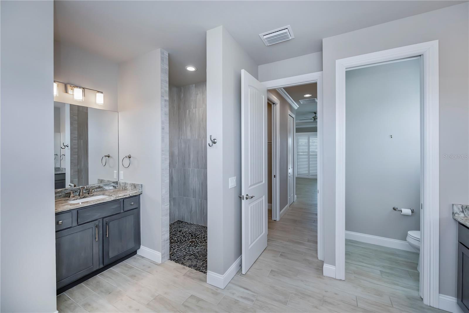 180 W PINE VALLEY LN, ROTONDA WEST, FL, 33947
