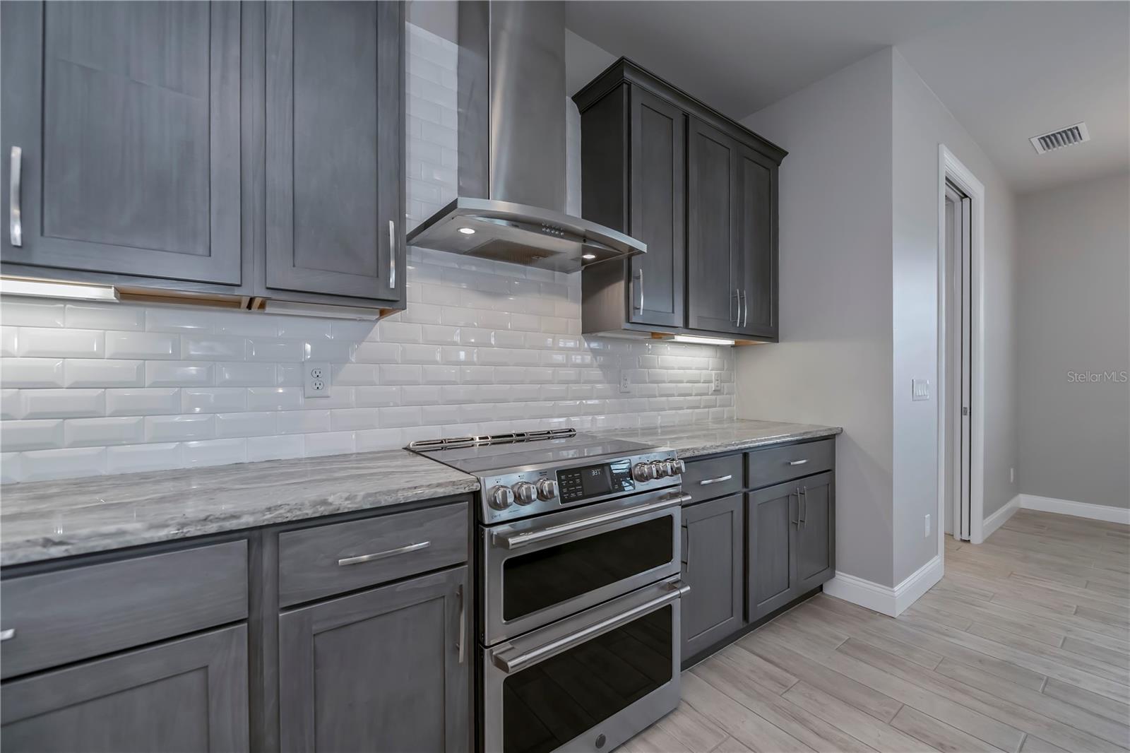 180 W PINE VALLEY LN, ROTONDA WEST, FL, 33947