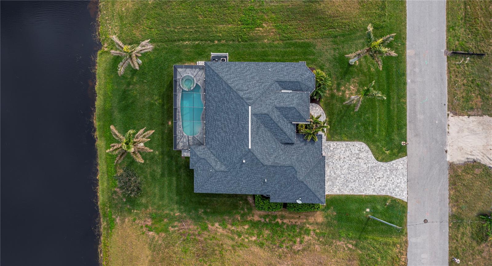 180 W PINE VALLEY LN, ROTONDA WEST, FL, 33947
