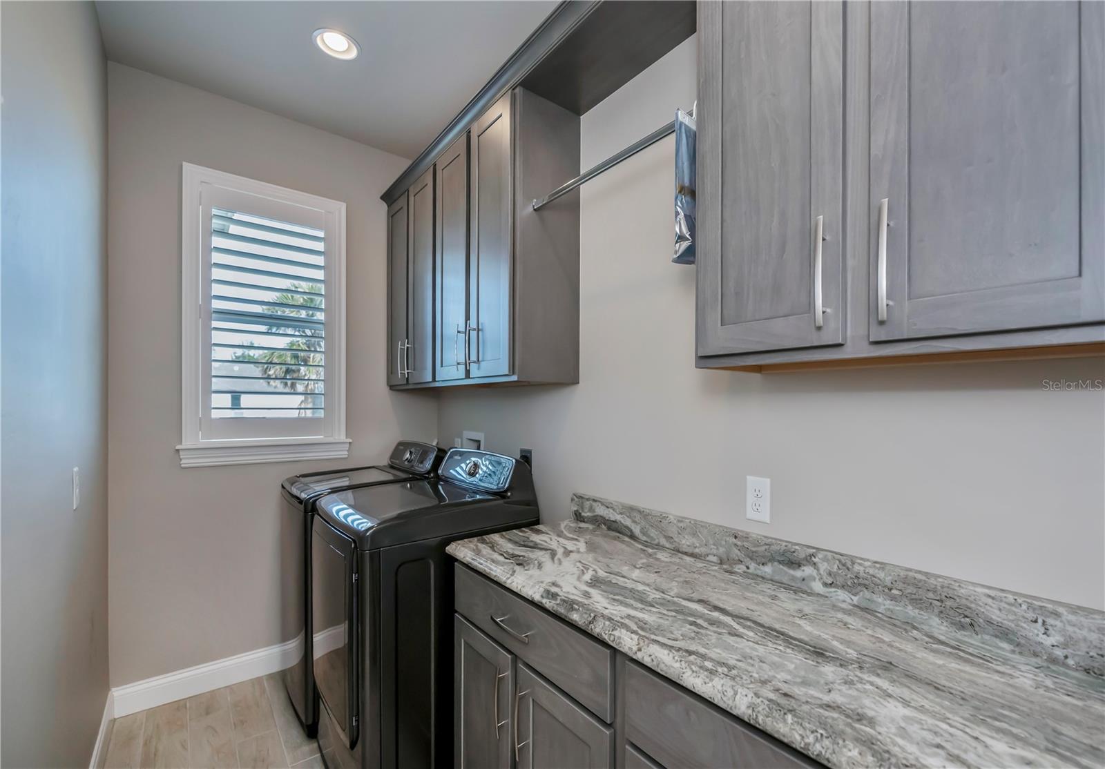 180 W PINE VALLEY LN, ROTONDA WEST, FL, 33947