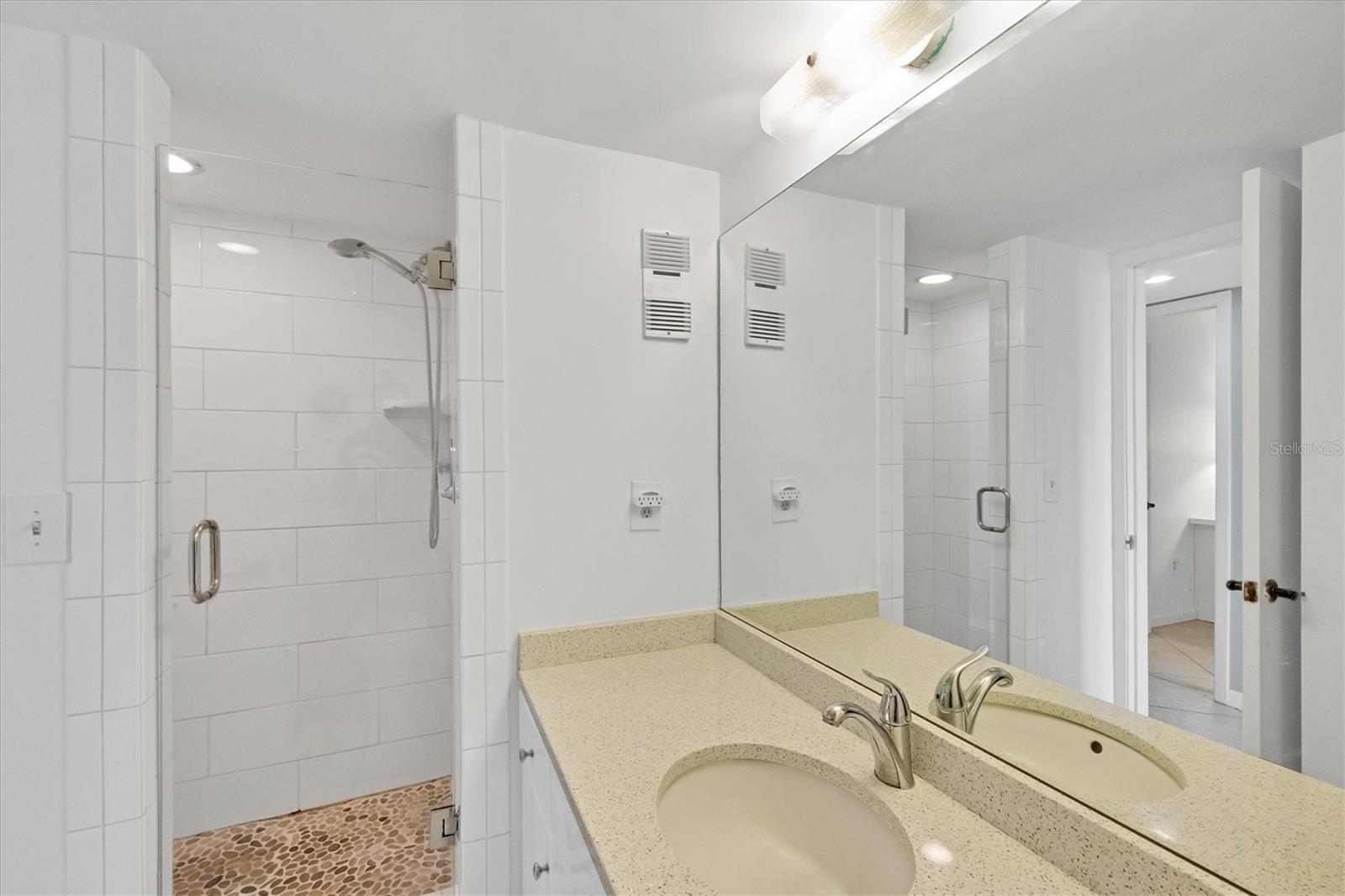 627 ALHAMBRA RD #602, VENICE, FL, 34285