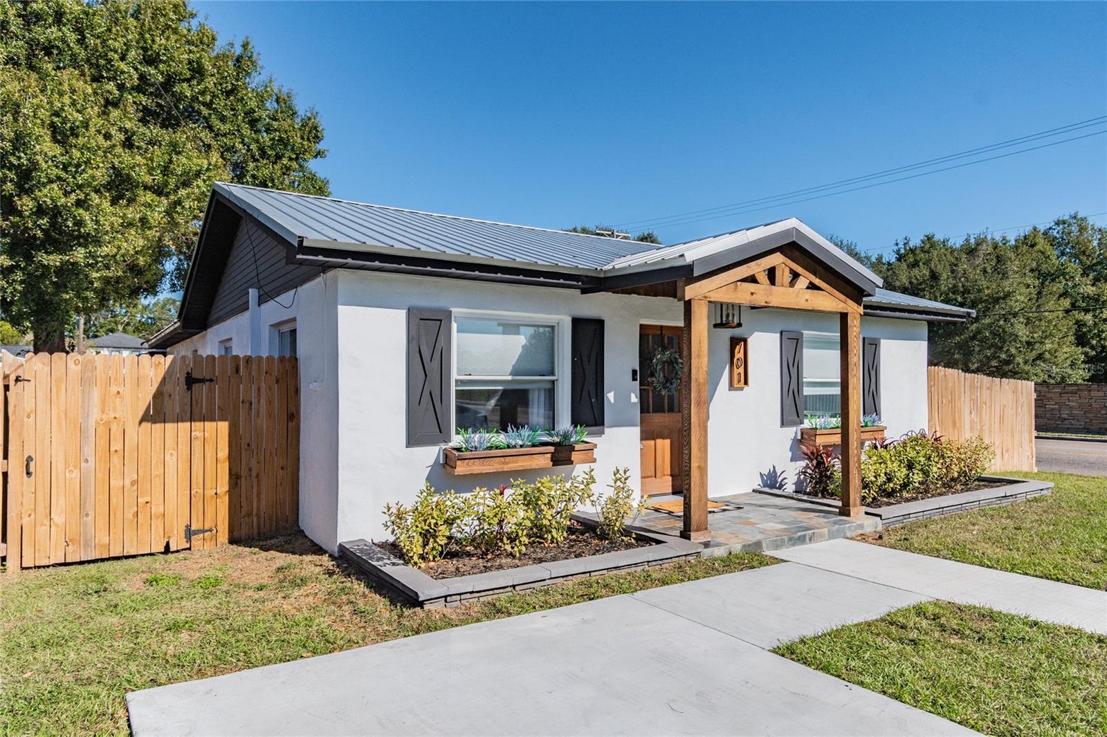 701 W WOODLAWN AVE, TAMPA, FL, 33603