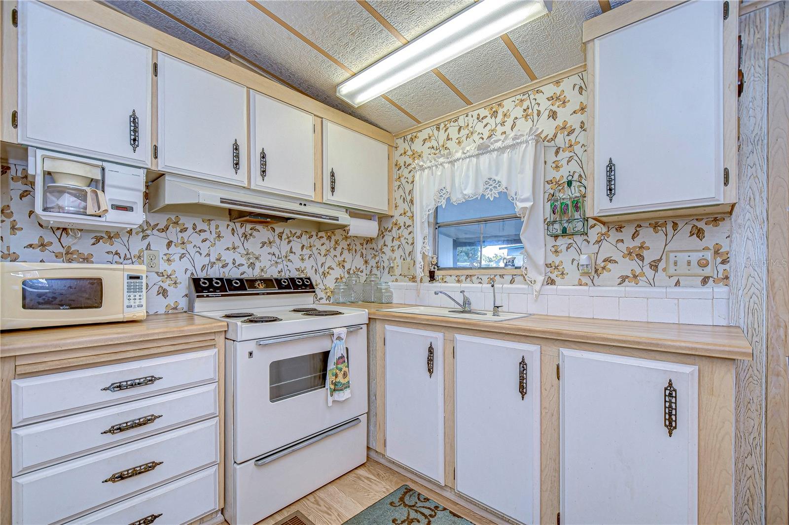 39351 DUNDEE RD, ZEPHYRHILLS, FL, 33542