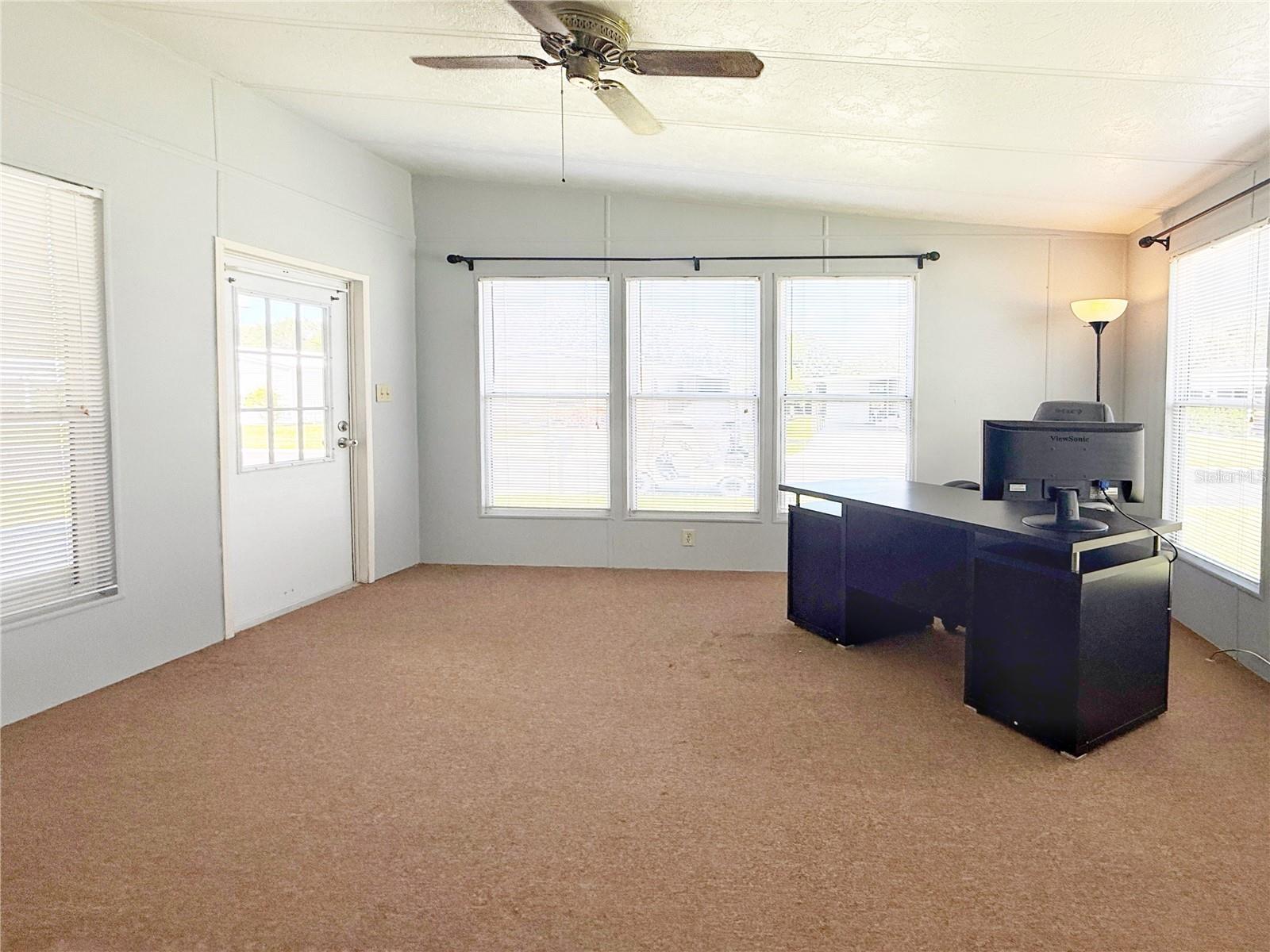 225 N SAINT THOMAS CIR, APOLLO BEACH, FL, 33572