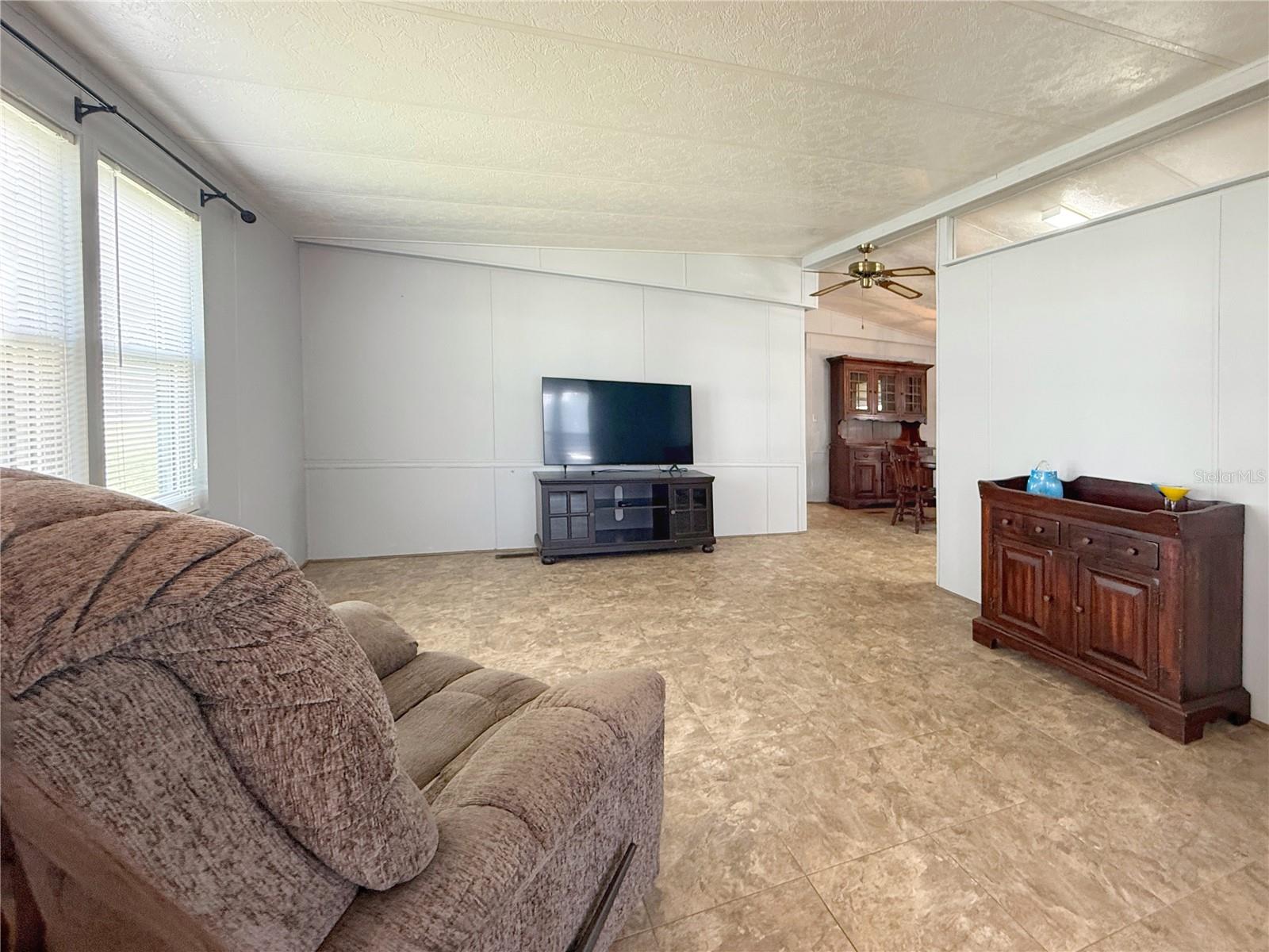 225 N SAINT THOMAS CIR, APOLLO BEACH, FL, 33572