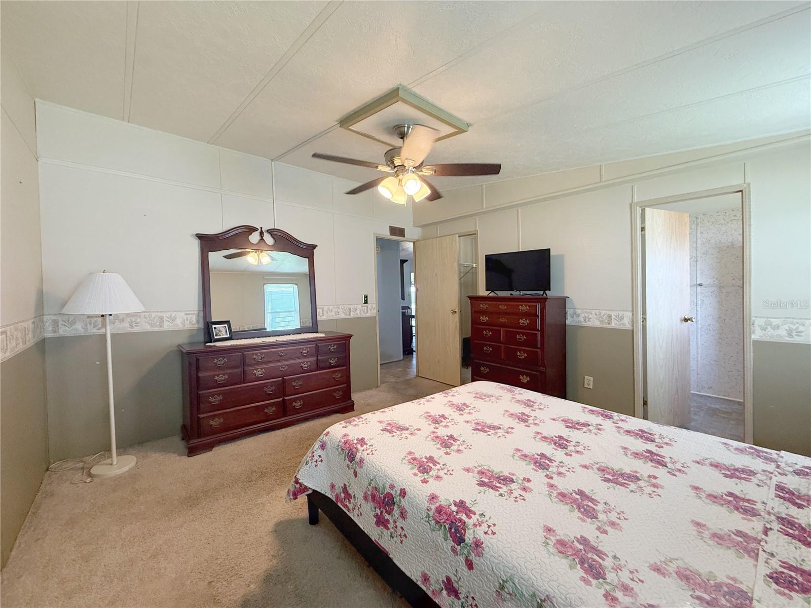 225 N SAINT THOMAS CIR, APOLLO BEACH, FL, 33572