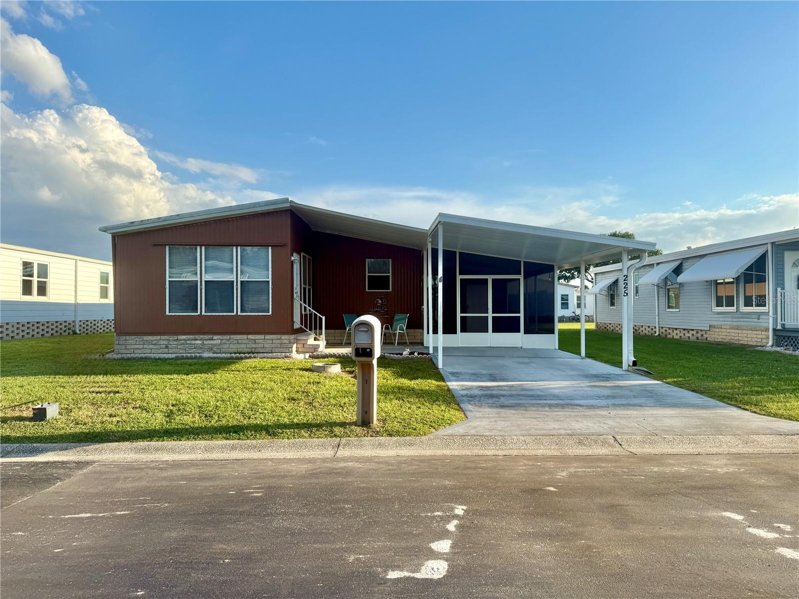 225 N SAINT THOMAS CIR, APOLLO BEACH, FL, 33572