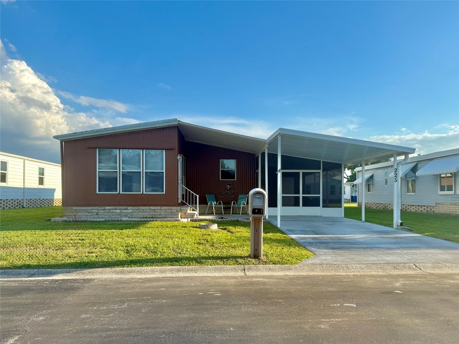 225 N SAINT THOMAS CIR, APOLLO BEACH, FL, 33572