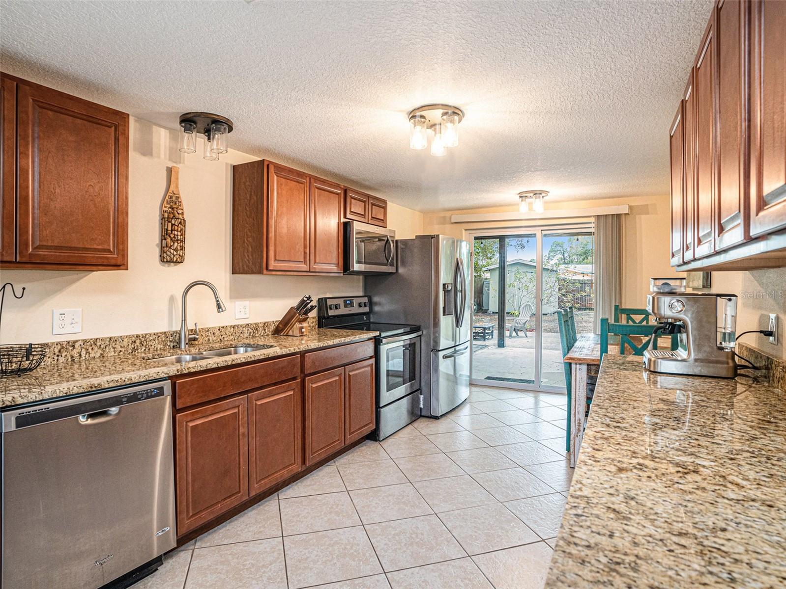 204 SW MADISON CIR N, ST PETERSBURG, FL, 33703