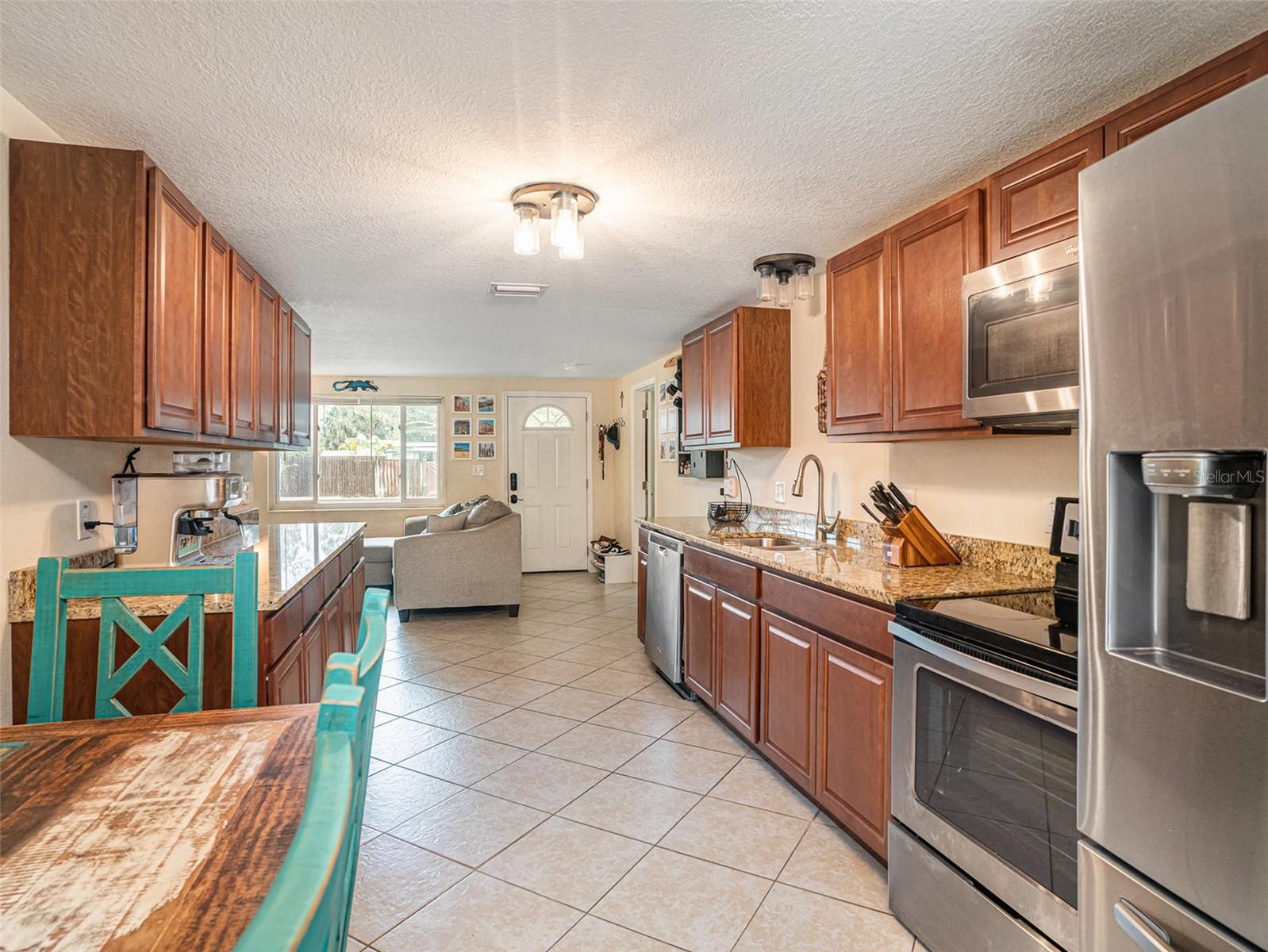 204 SW MADISON CIR N, ST PETERSBURG, FL, 33703