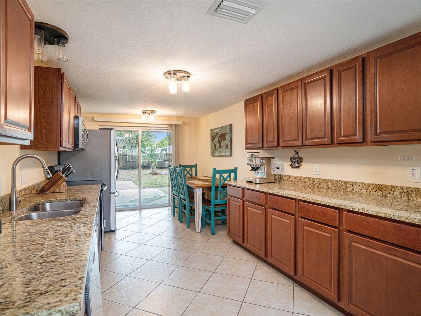 204 SW MADISON CIR N, ST PETERSBURG, FL, 33703