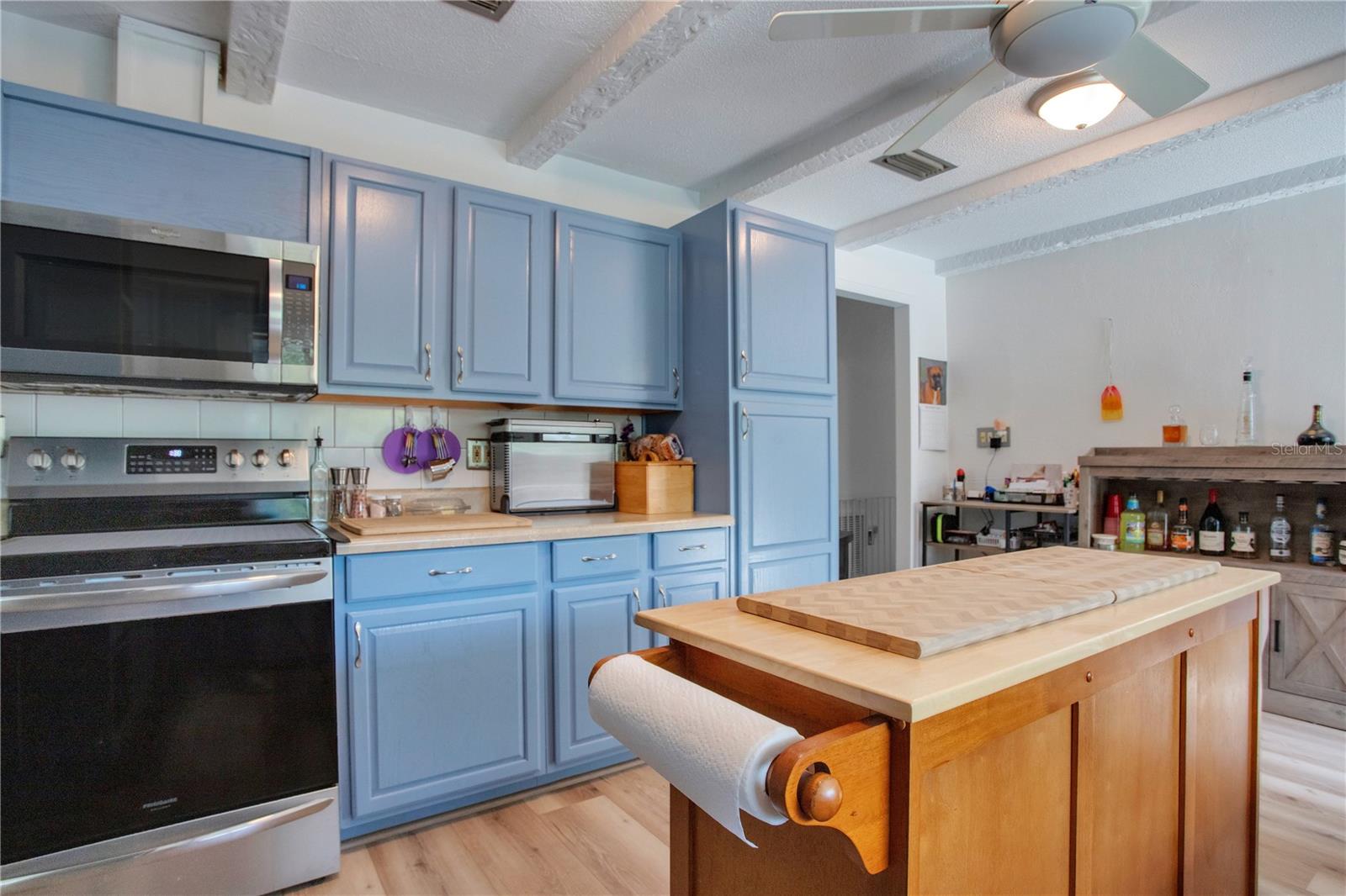 1704 W DAUGHTERY RD, LAKELAND, FL, 33810
