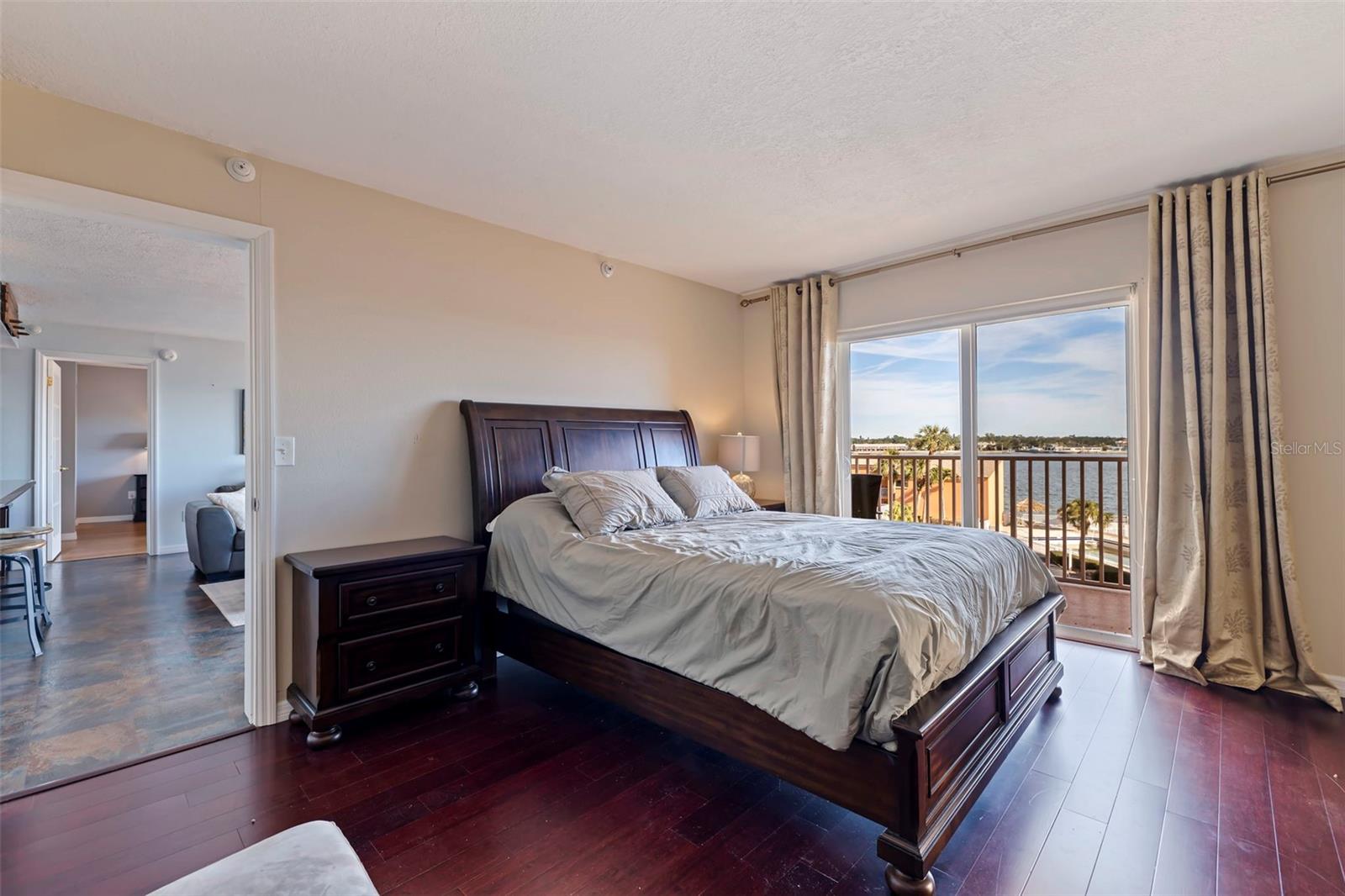 7432 SUNSHINE SKYWAY LN S #402, ST PETERSBURG, FL, 33711