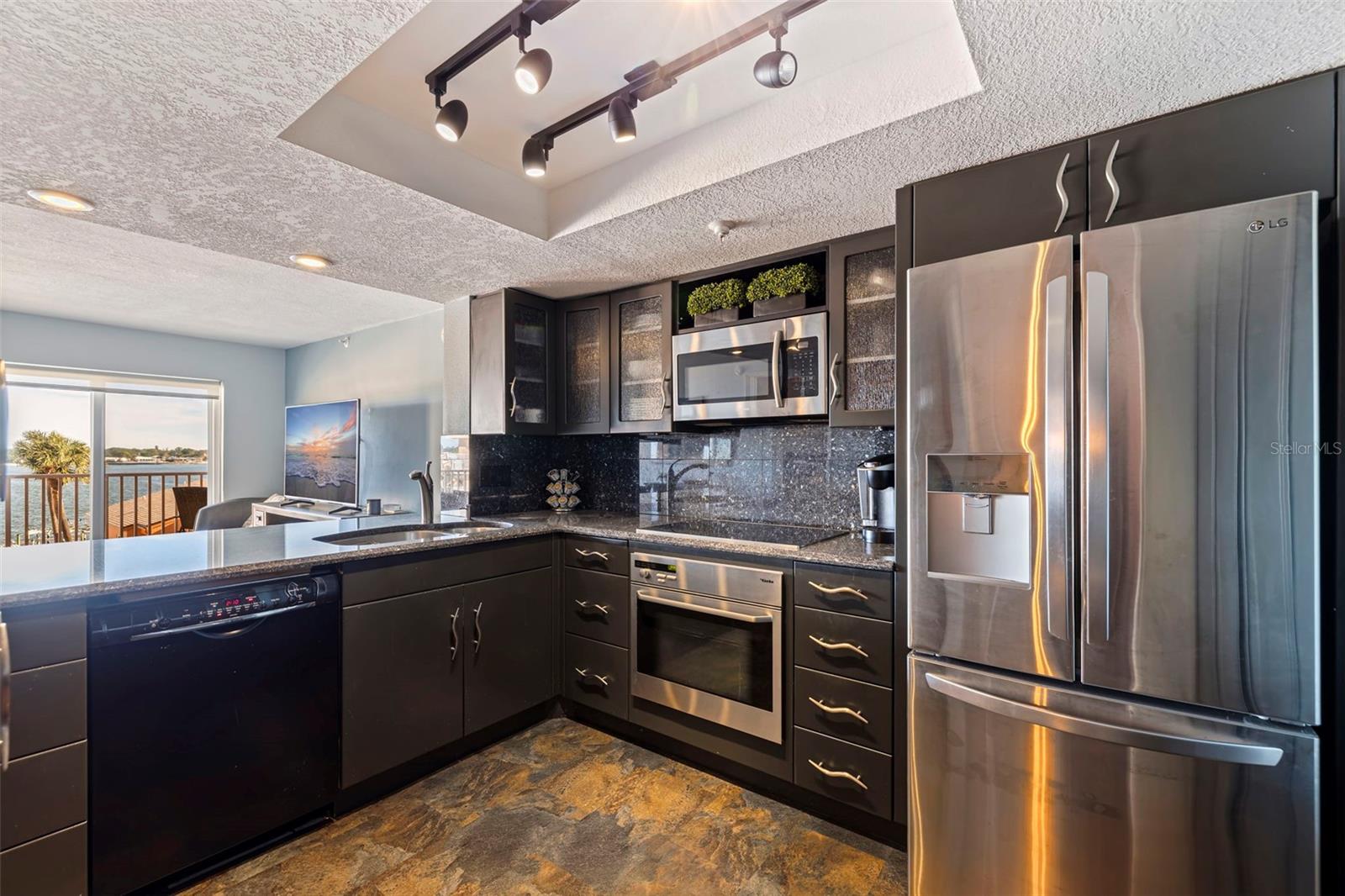 7432 SUNSHINE SKYWAY LN S #402, ST PETERSBURG, FL, 33711
