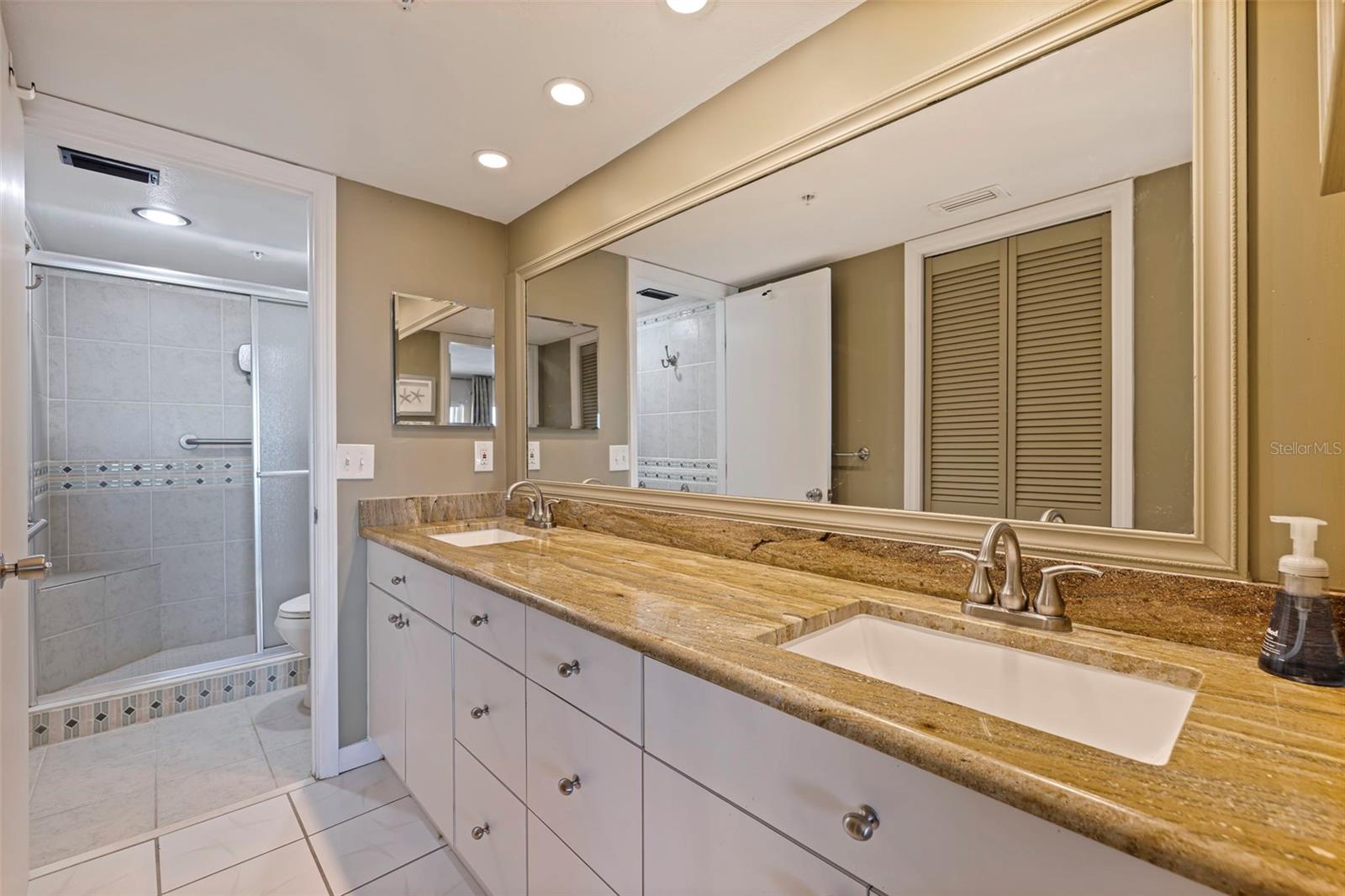 7432 SUNSHINE SKYWAY LN S #402, ST PETERSBURG, FL, 33711