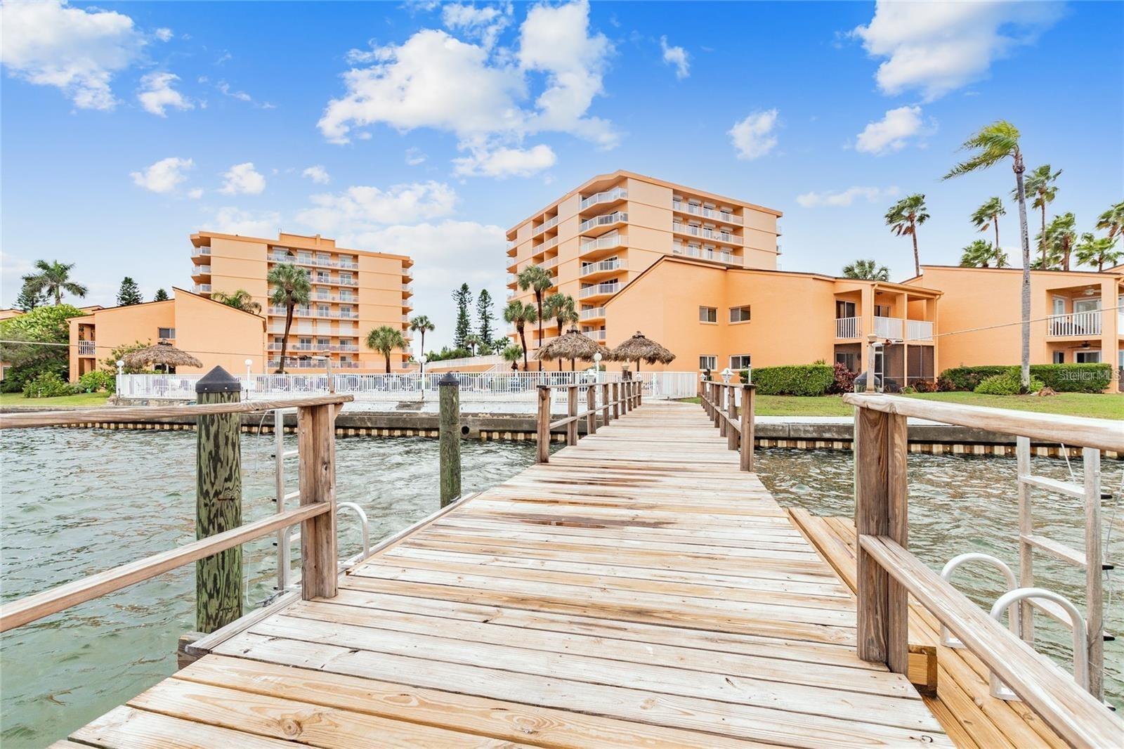 7432 SUNSHINE SKYWAY LN S #402, ST PETERSBURG, FL, 33711
