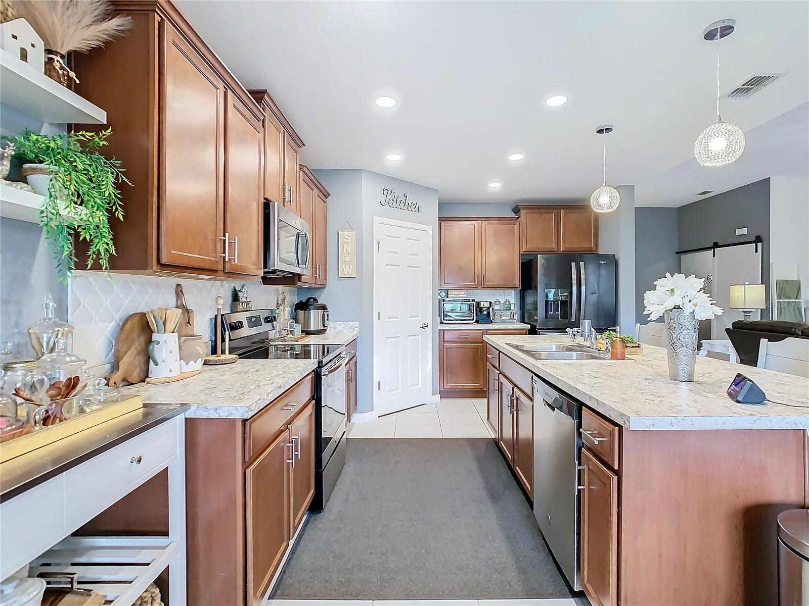 301 BLUE LAKE CIR, KISSIMMEE, FL, 34758