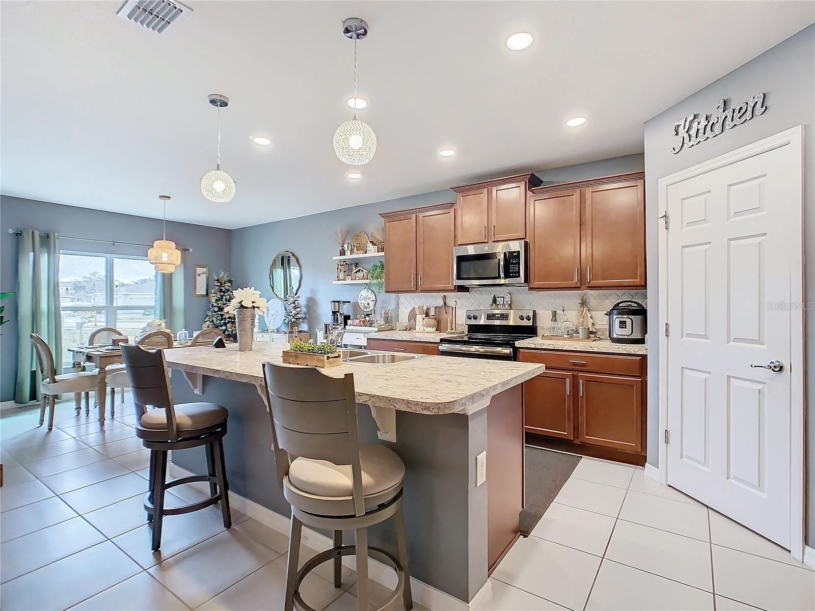 301 BLUE LAKE CIR, KISSIMMEE, FL, 34758