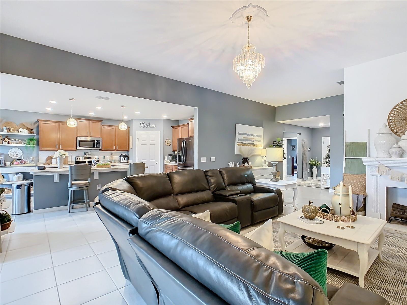 301 BLUE LAKE CIR, KISSIMMEE, FL, 34758