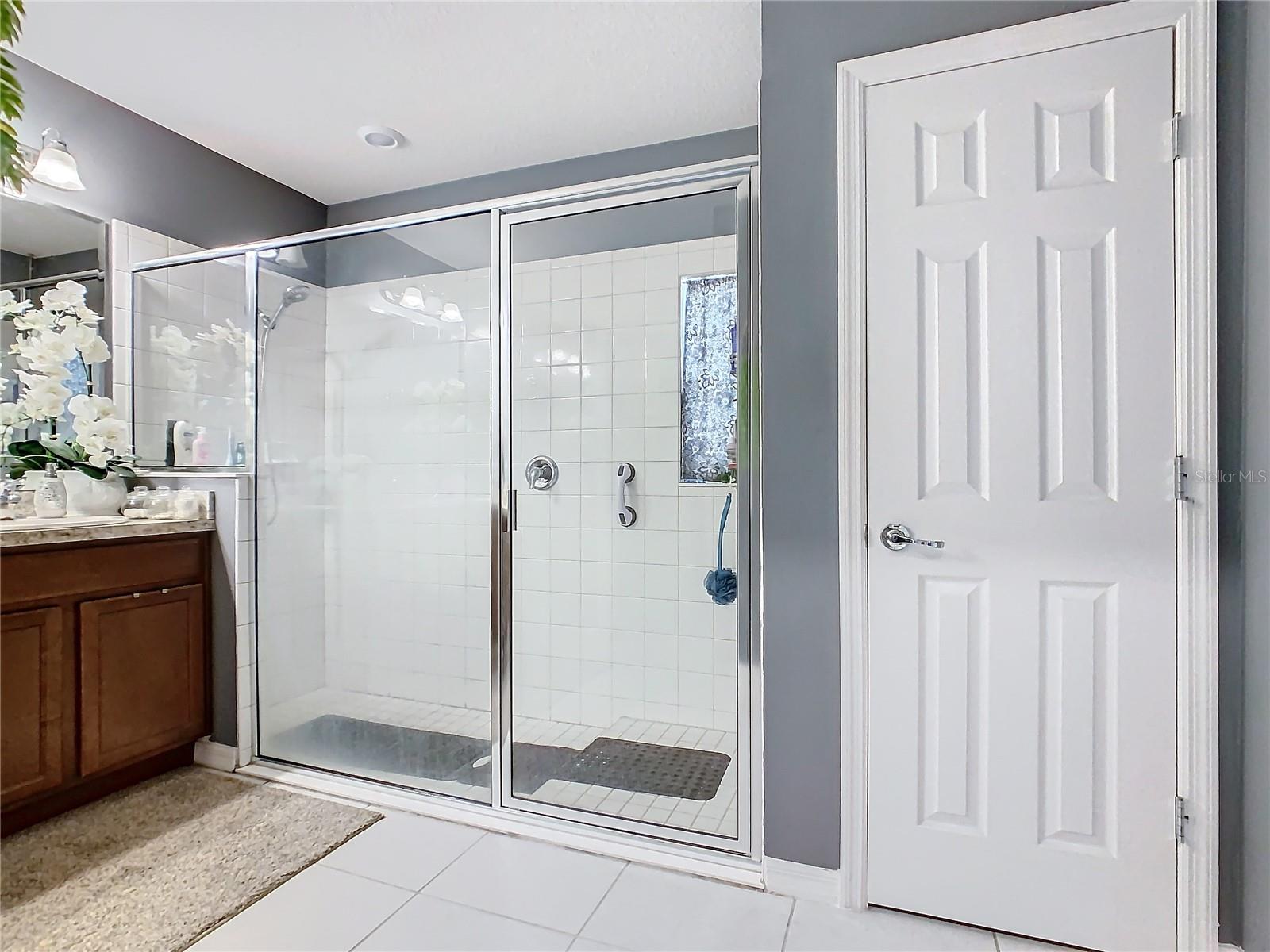 301 BLUE LAKE CIR, KISSIMMEE, FL, 34758