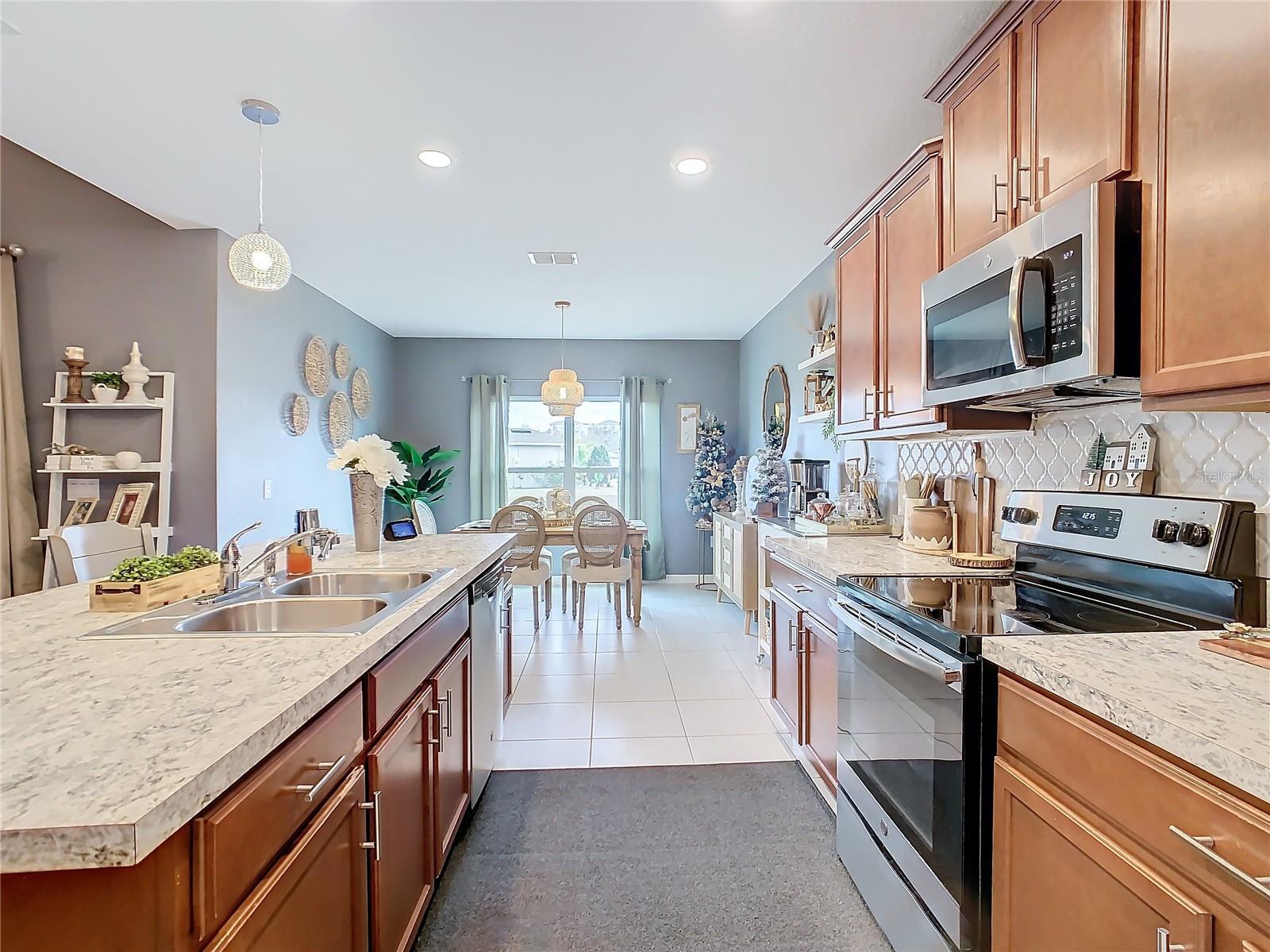 301 BLUE LAKE CIR, KISSIMMEE, FL, 34758