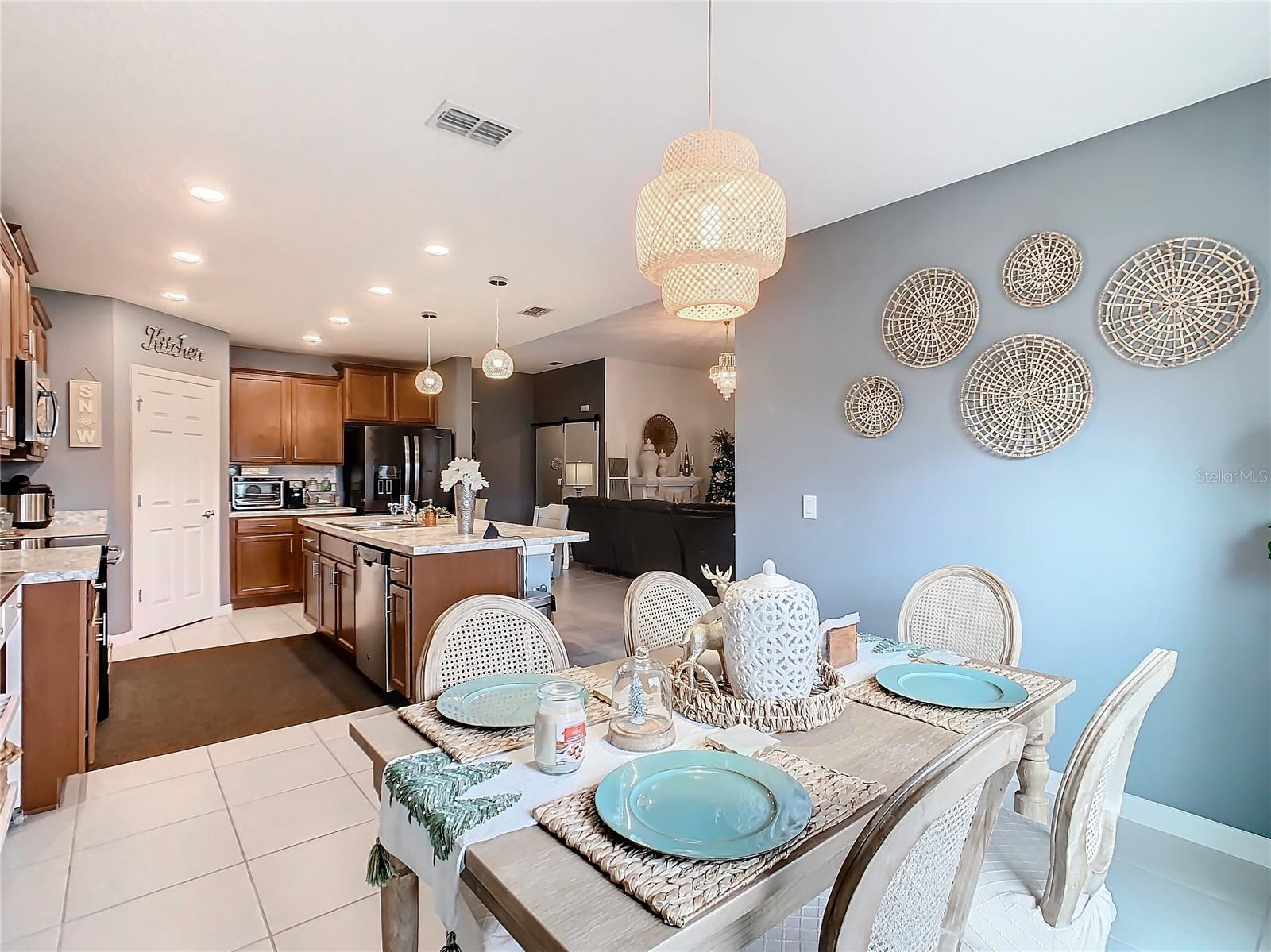 301 BLUE LAKE CIR, KISSIMMEE, FL, 34758