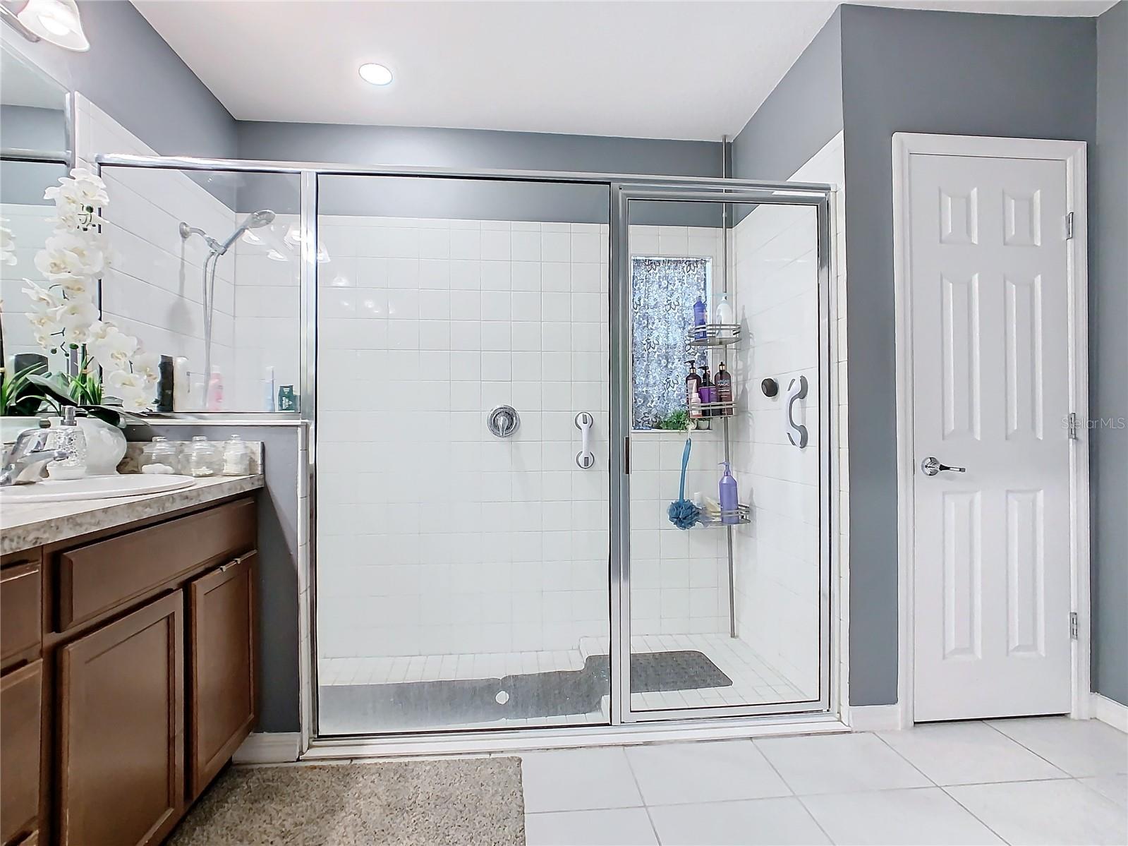 301 BLUE LAKE CIR, KISSIMMEE, FL, 34758
