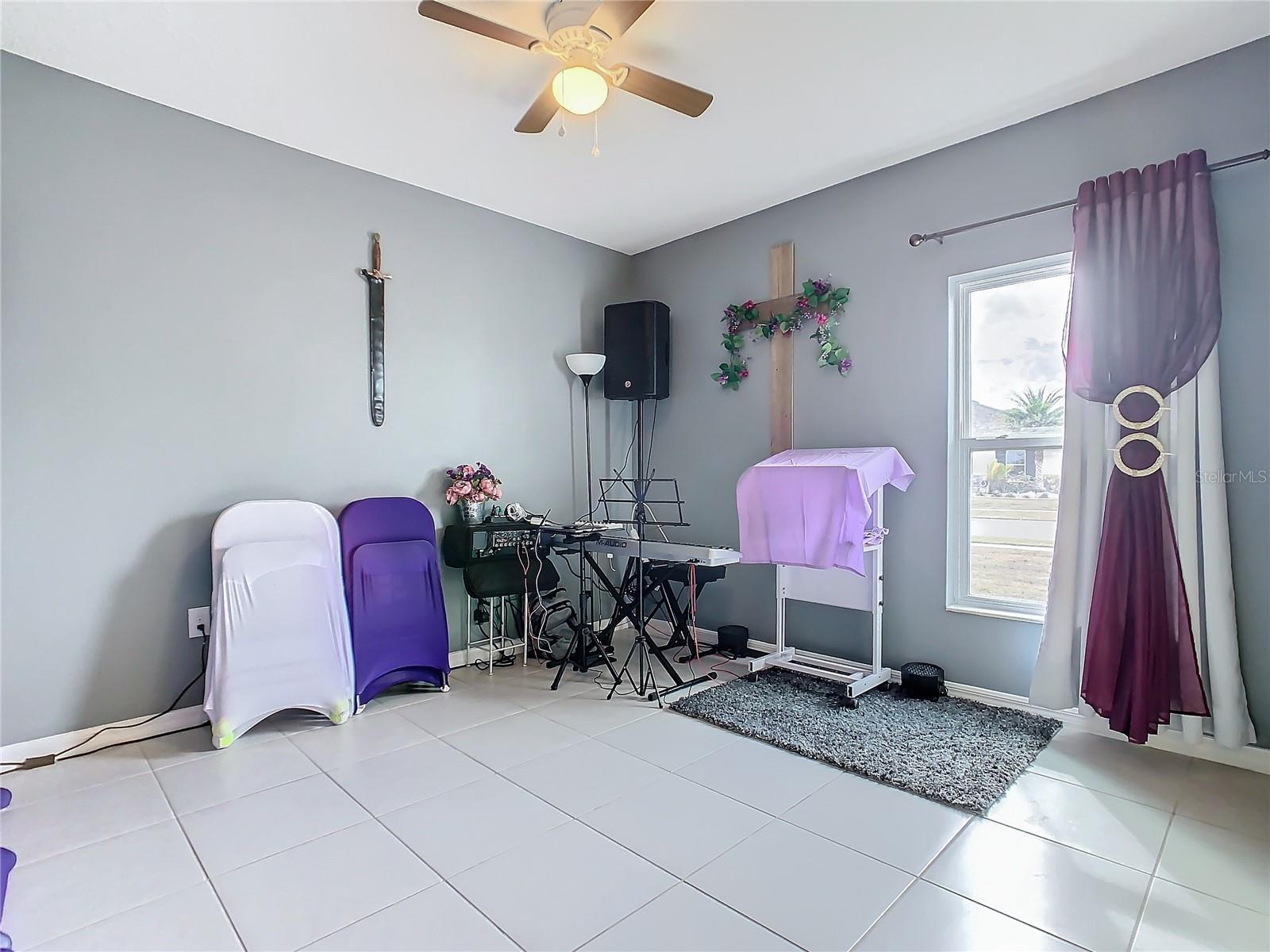 301 BLUE LAKE CIR, KISSIMMEE, FL, 34758