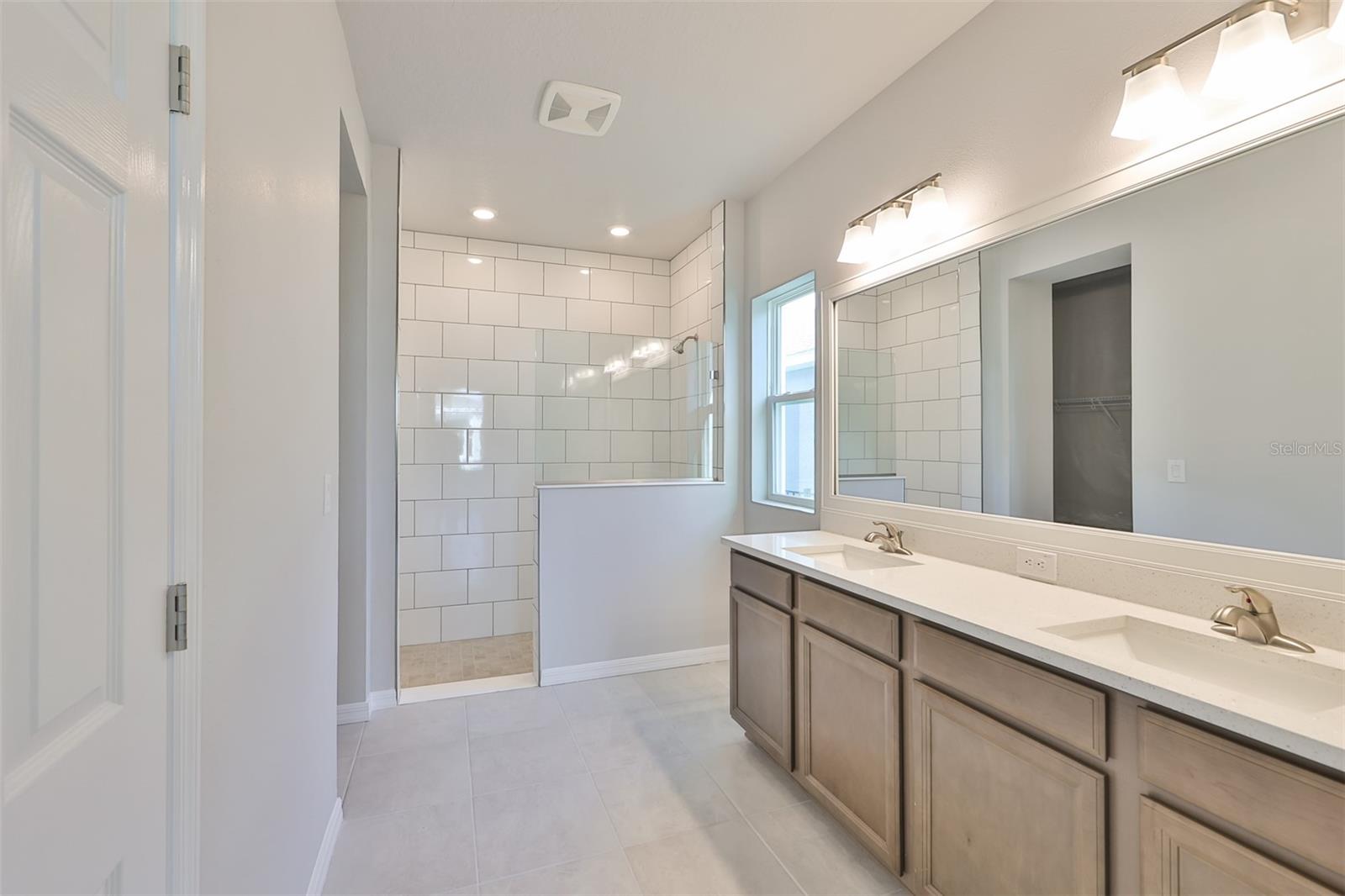 6042 GOLDEN NETTLE DR, APOLLO BEACH, FL, 33572