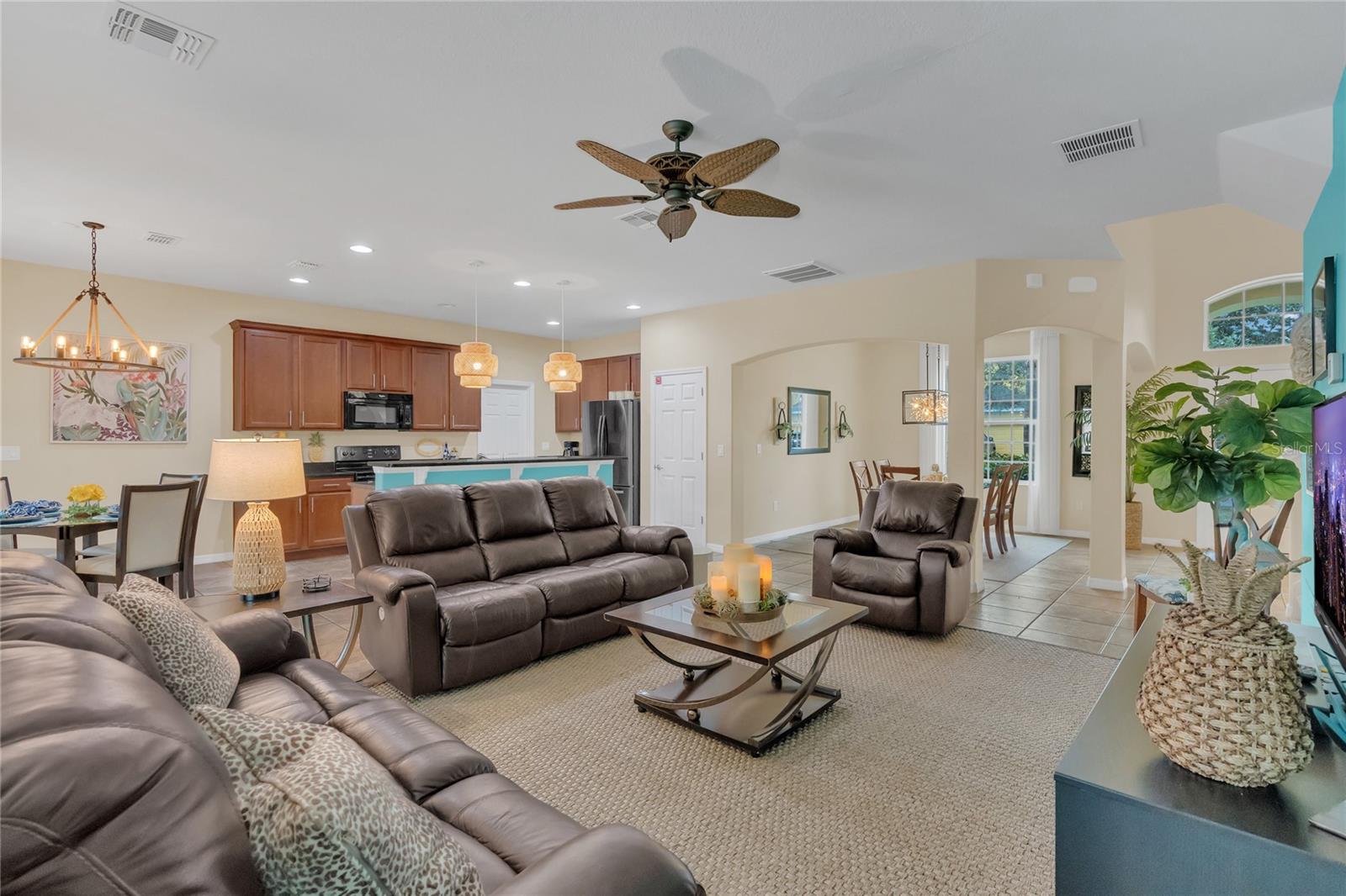 256 YELLOW SNAPDRAGON DR, DAVENPORT, FL, 33837