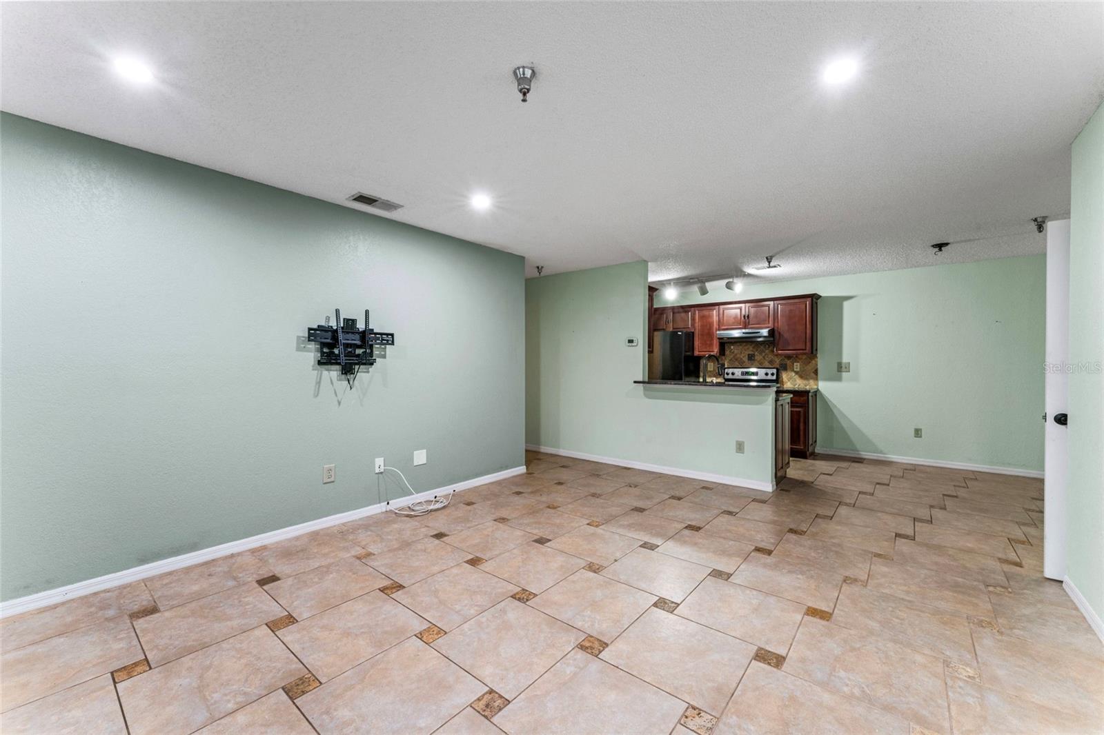 10263 GANDY BLVD N #107, ST PETERSBURG, FL, 33702