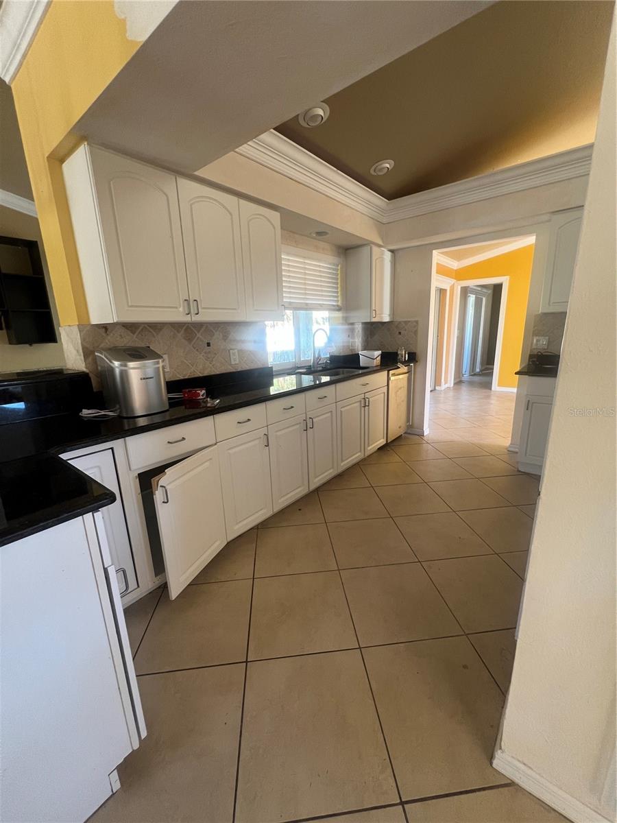 2728 SE 8TH AVE, CAPE CORAL, FL, 33904