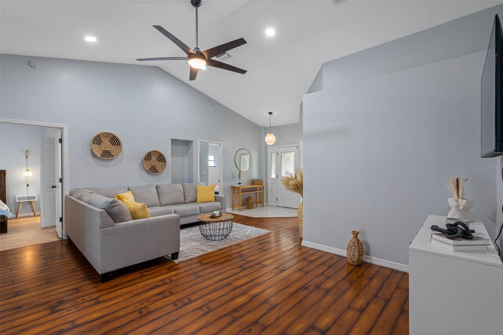 832 CHRISTINA CIR, OLDSMAR, FL, 34677
