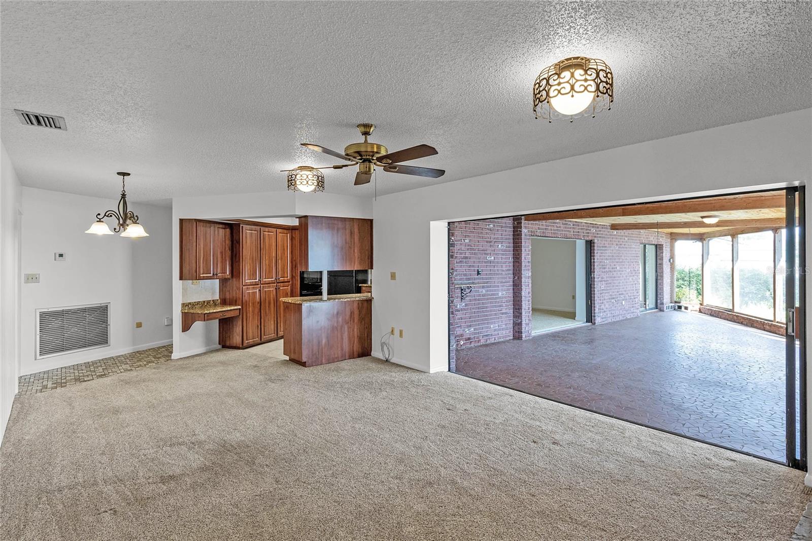 196 PARADISE ISLAND DR, HAINES CITY, FL, 33844