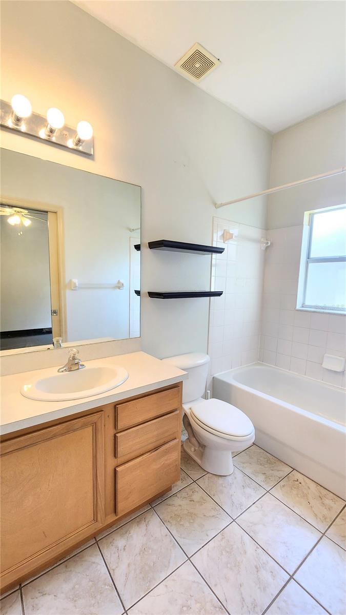 2115 SALEM AVE N, ST PETERSBURG, FL, 33714
