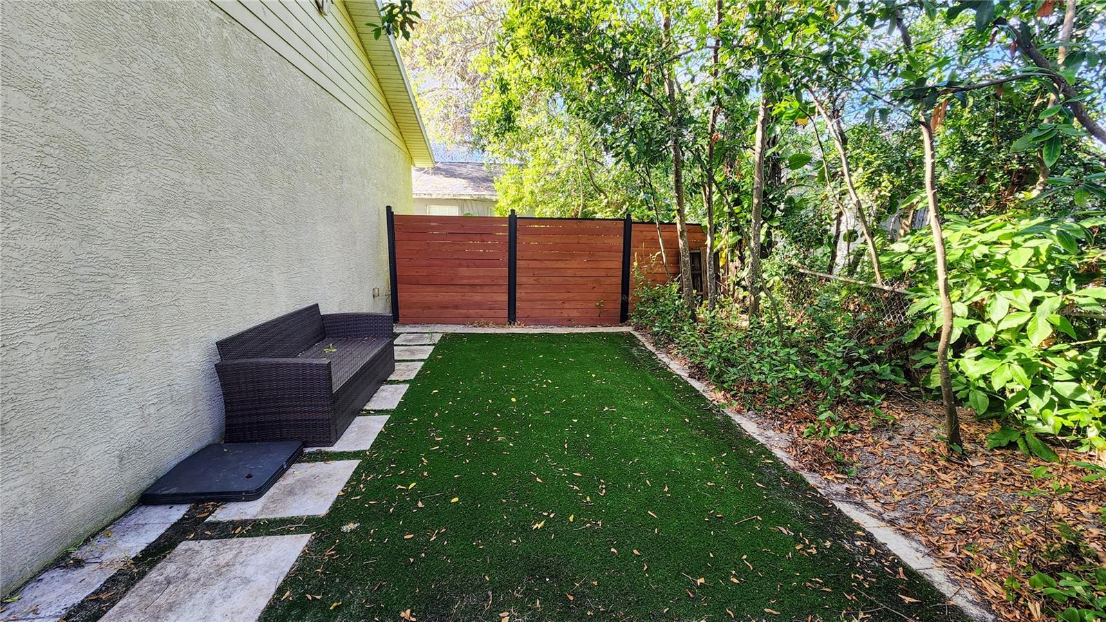 2115 SALEM AVE N, ST PETERSBURG, FL, 33714