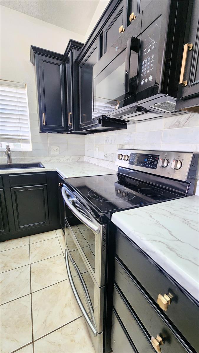 2115 SALEM AVE N, ST PETERSBURG, FL, 33714