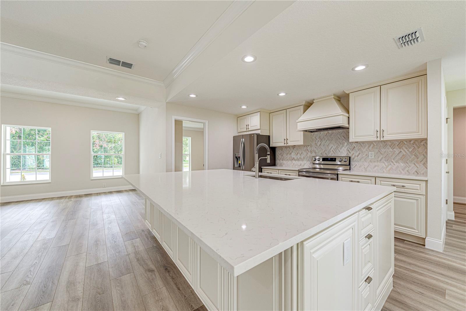 157 S LAKEVIEW DR, LAKE HELEN, FL, 32744