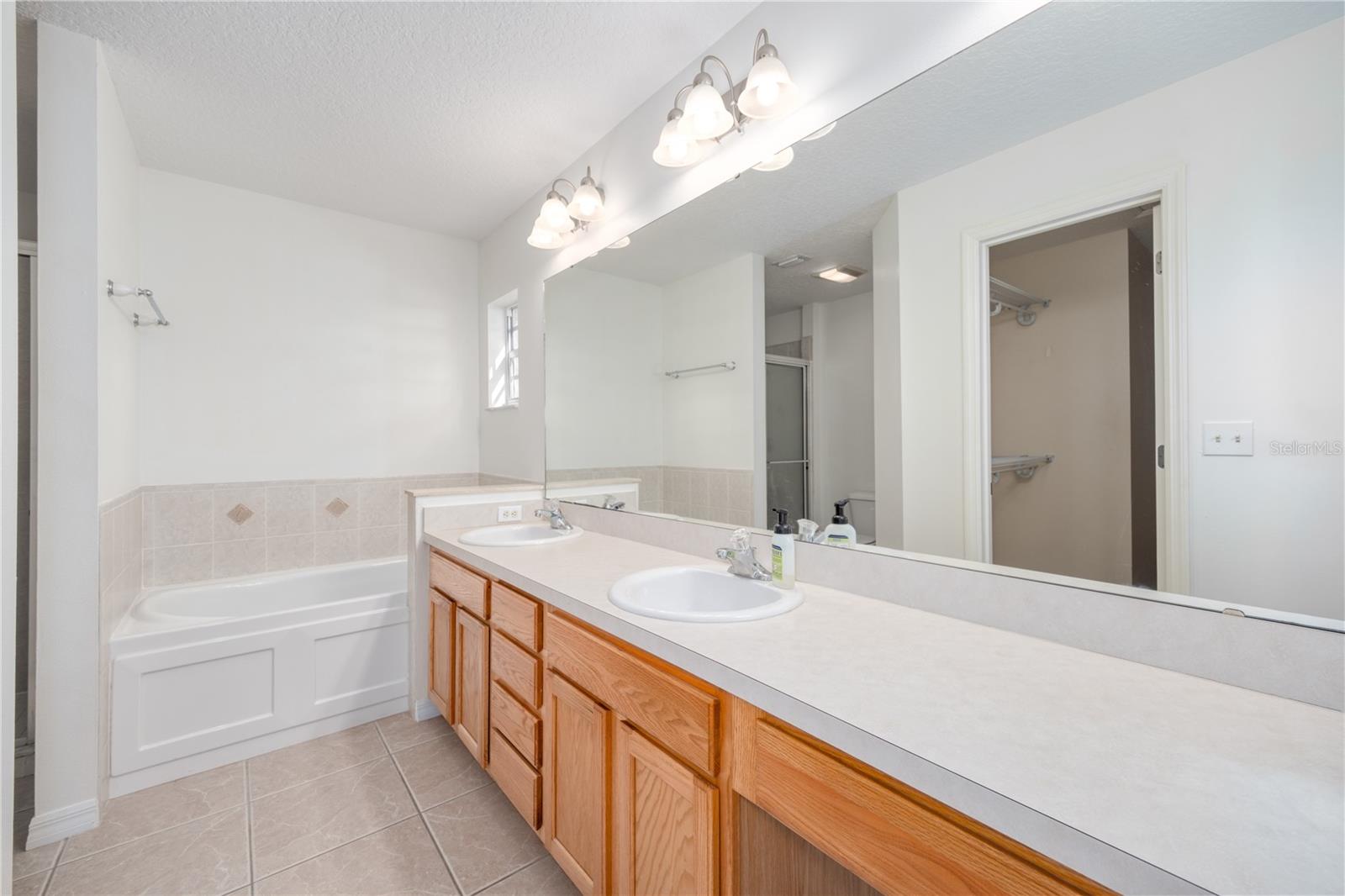 3353 ABACO DR, TAVARES, FL, 32778