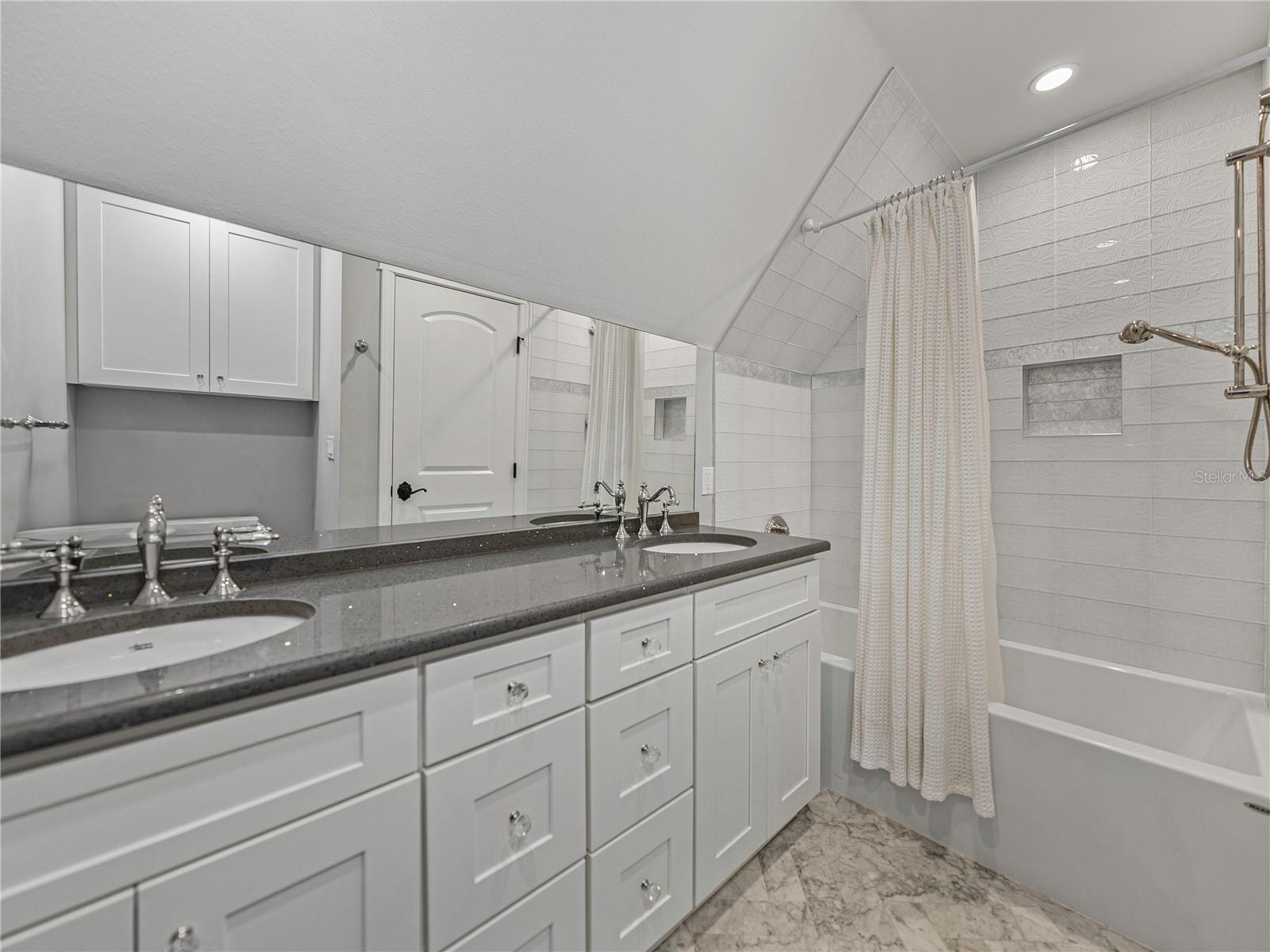 307 HARBOR VIEW LN, LARGO, FL, 33770