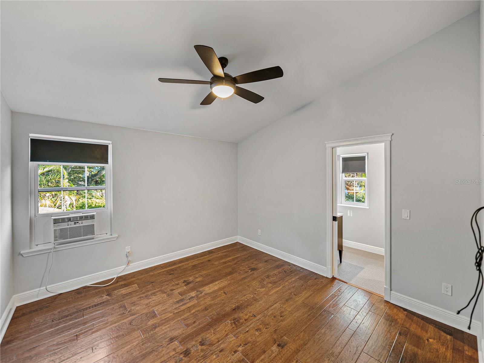 307 HARBOR VIEW LN, LARGO, FL, 33770