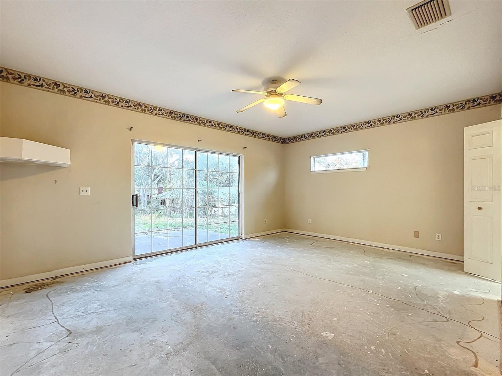1000 W LAKESHORE DR, CLERMONT, FL, 34711