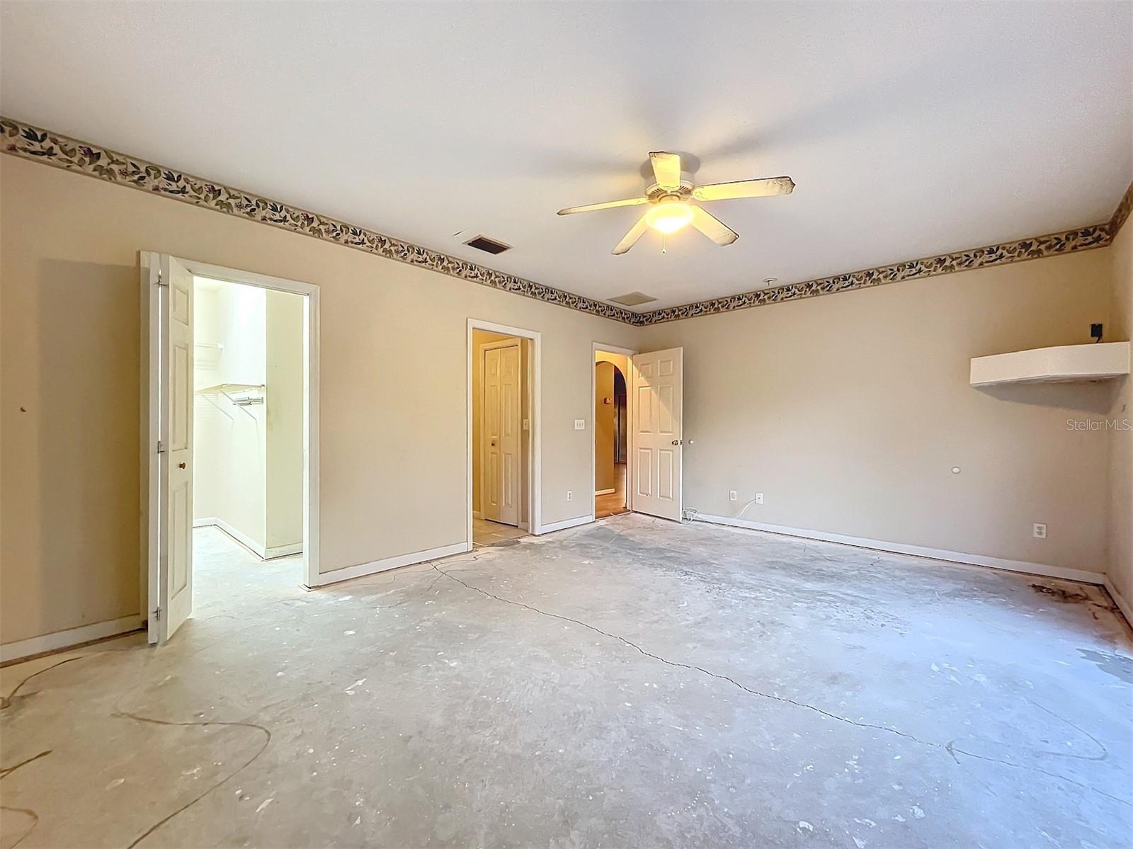 1000 W LAKESHORE DR, CLERMONT, FL, 34711