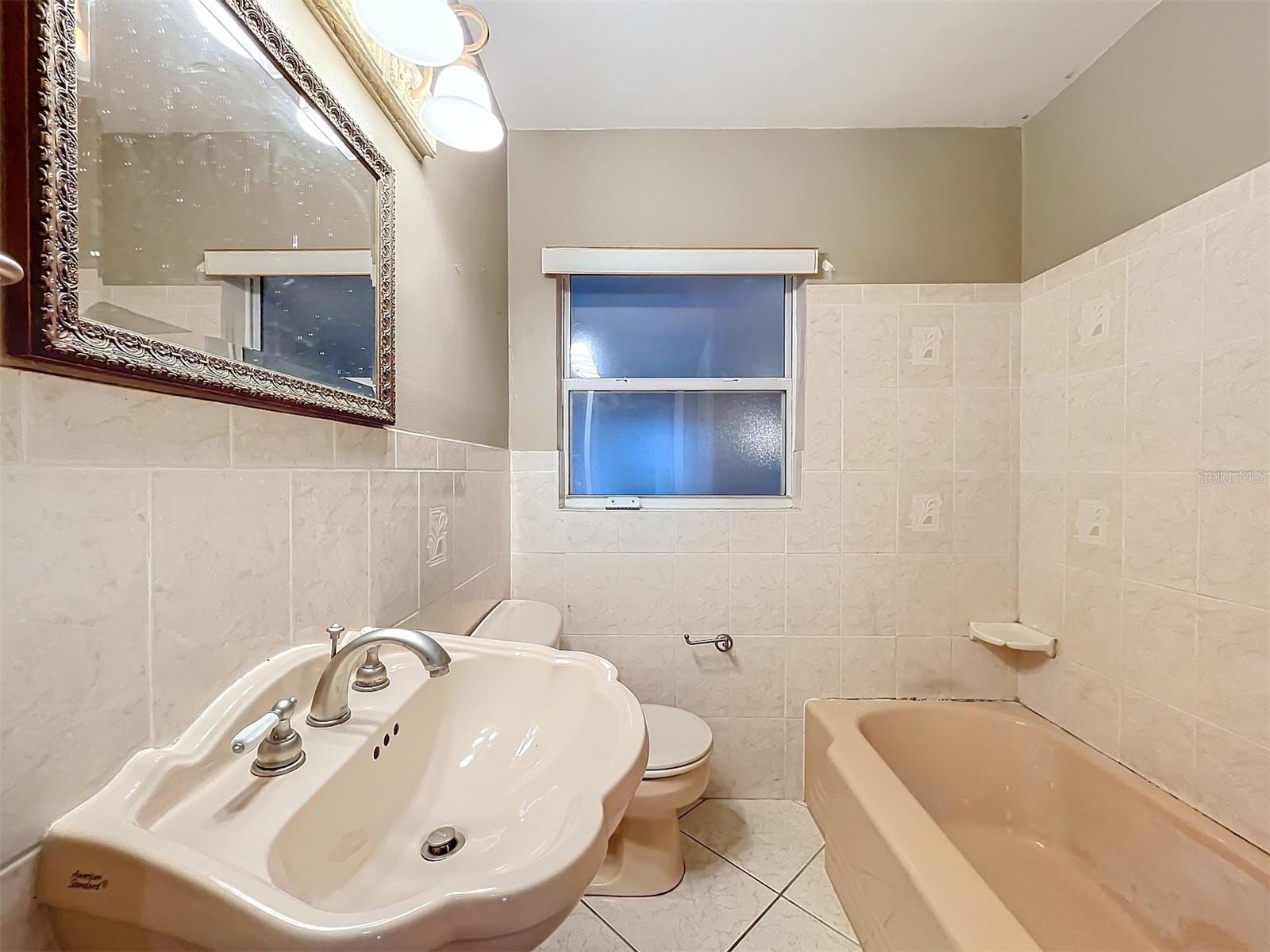 1000 W LAKESHORE DR, CLERMONT, FL, 34711